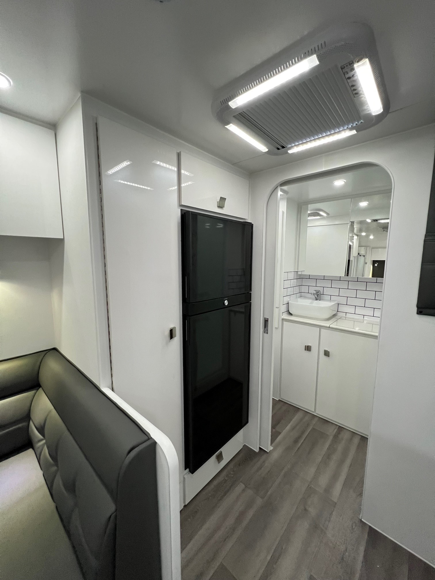 2023 New Design Westbourne 21ft Semi Off-Road Caravan