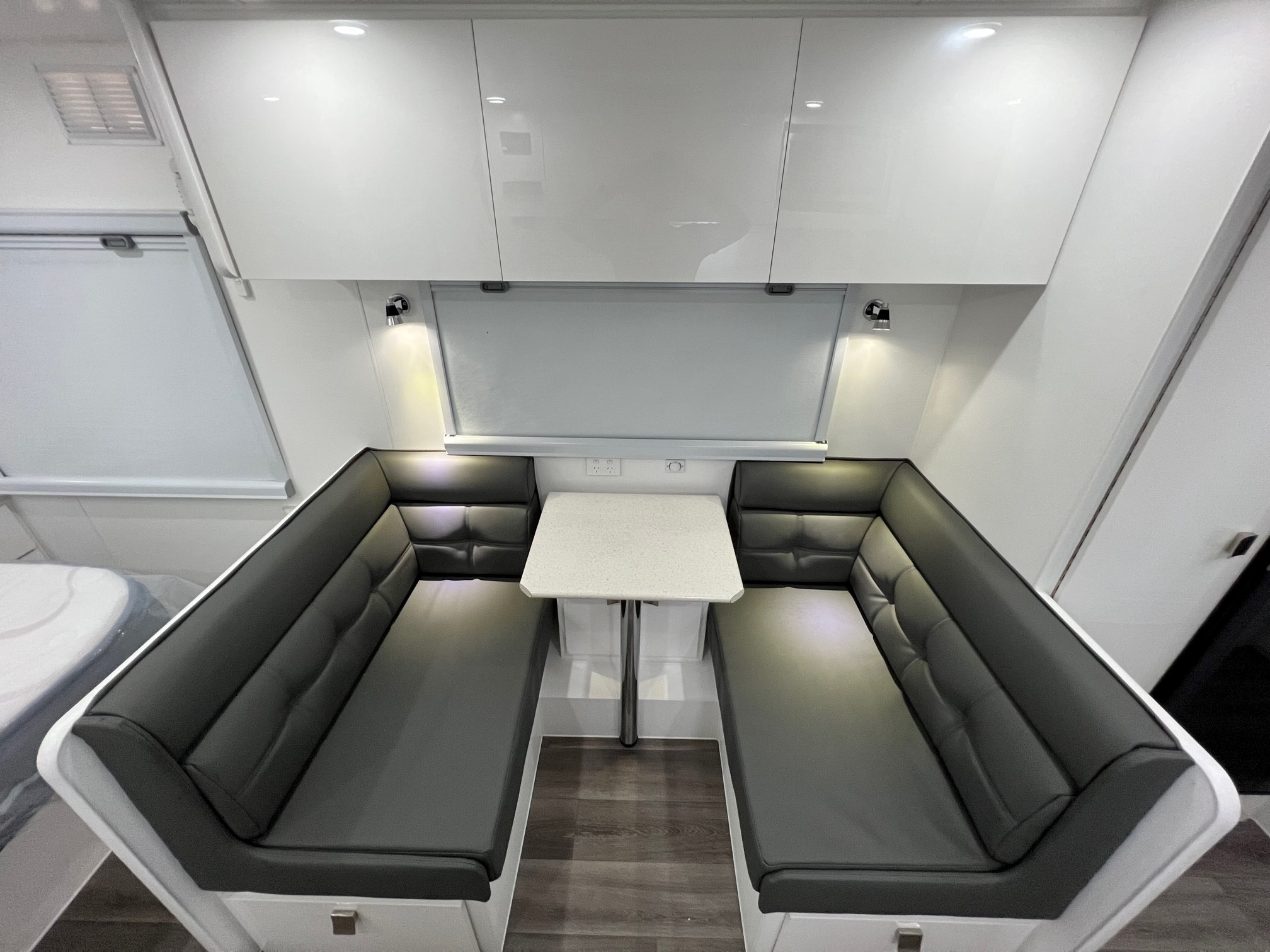 2023 New Design Westbourne 21ft Semi Off-Road Caravan