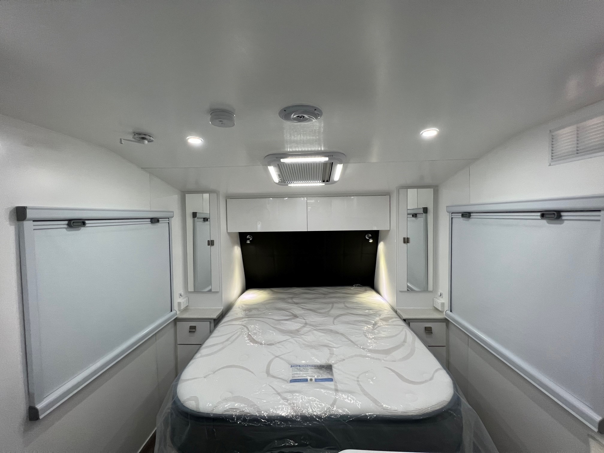 2023 New Design Westbourne 21ft Semi Off-Road Caravan