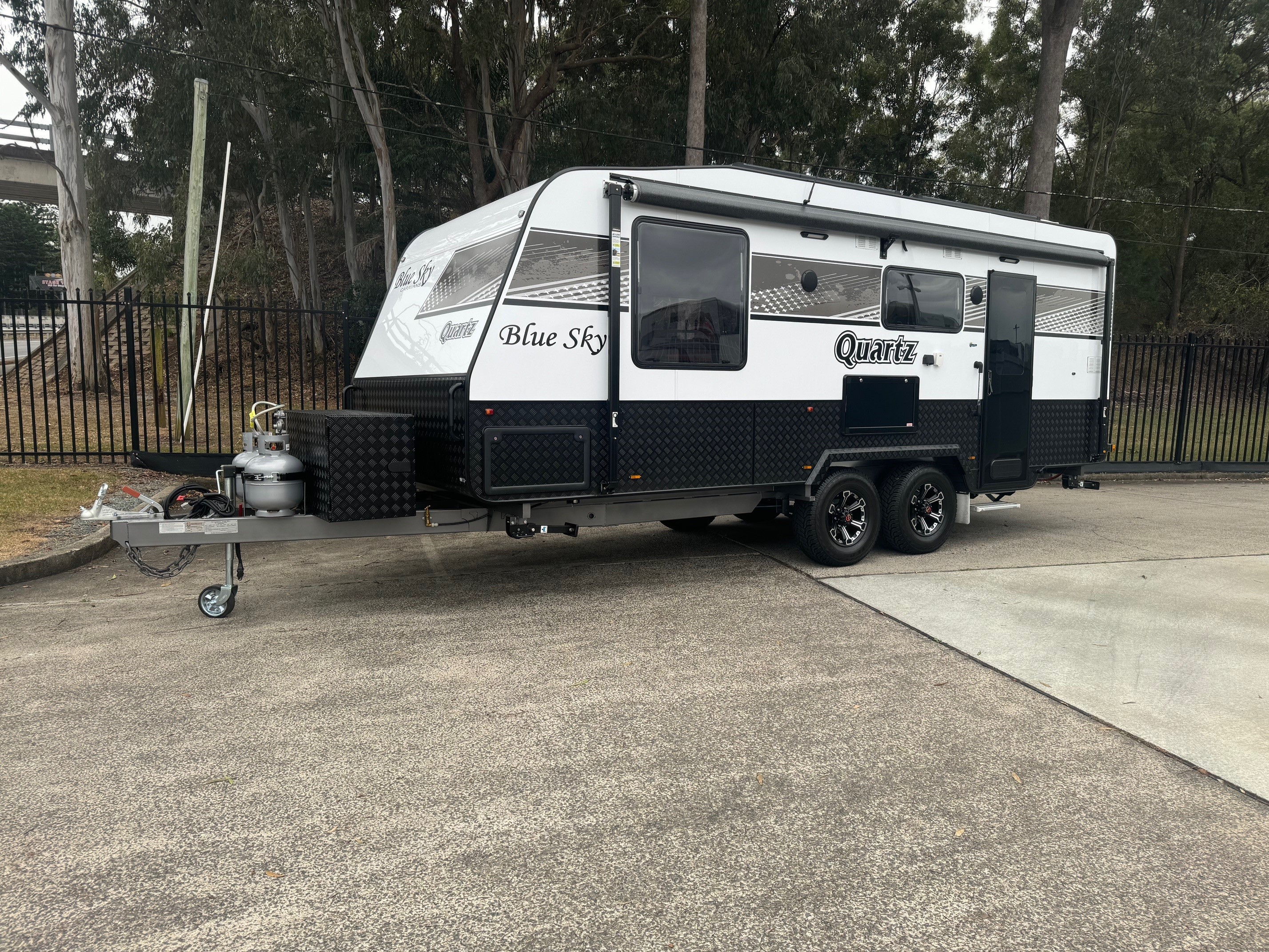 2025 Blue Sky Quartz 20ft8 Rear Door Semi Offroad Caravan