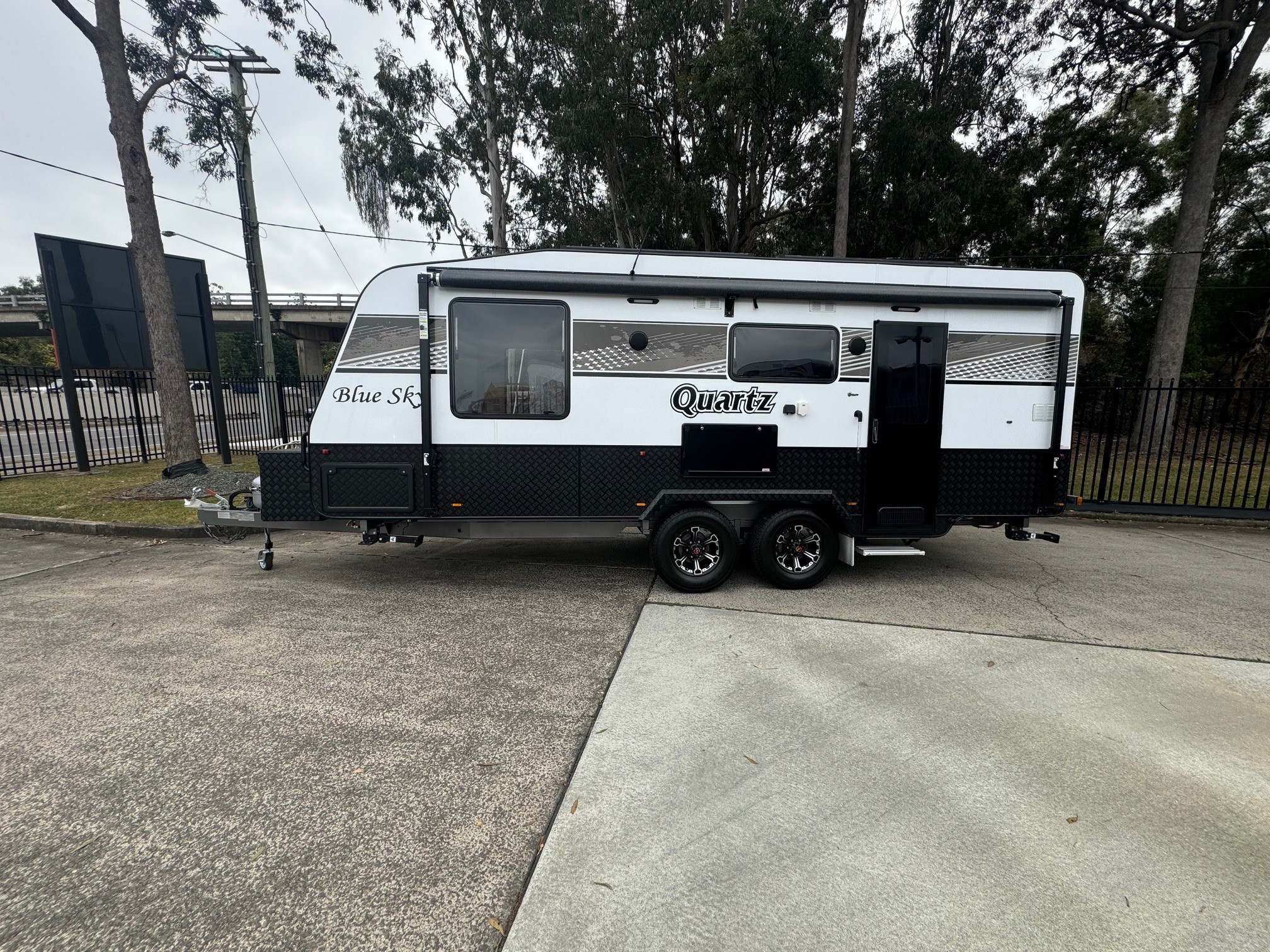 2025 Blue Sky Quartz 20ft8 Rear Door Semi Offroad Caravan