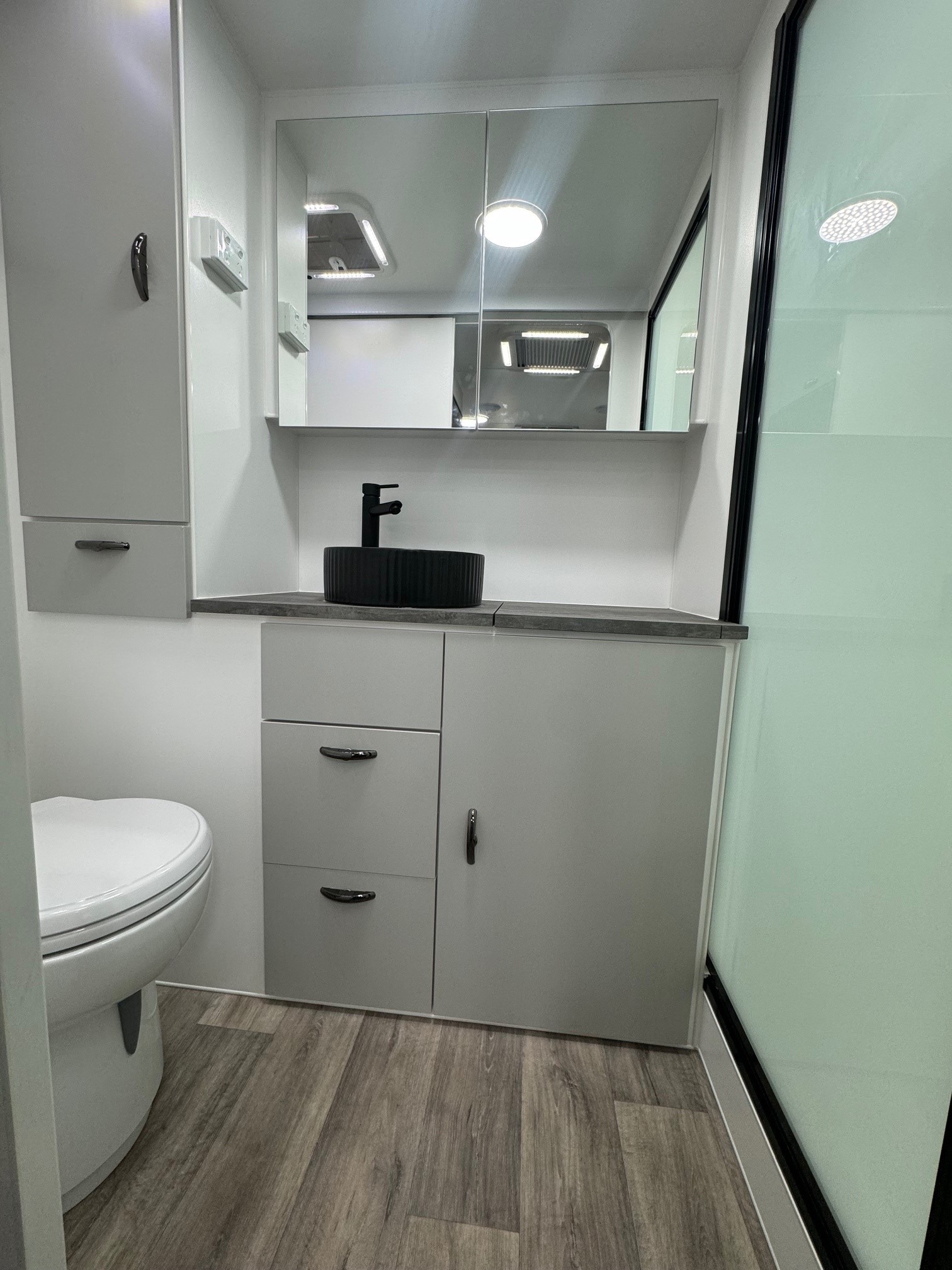 2025 Blue Sky Quartz 20ft8 Rear Door Semi Offroad Caravan