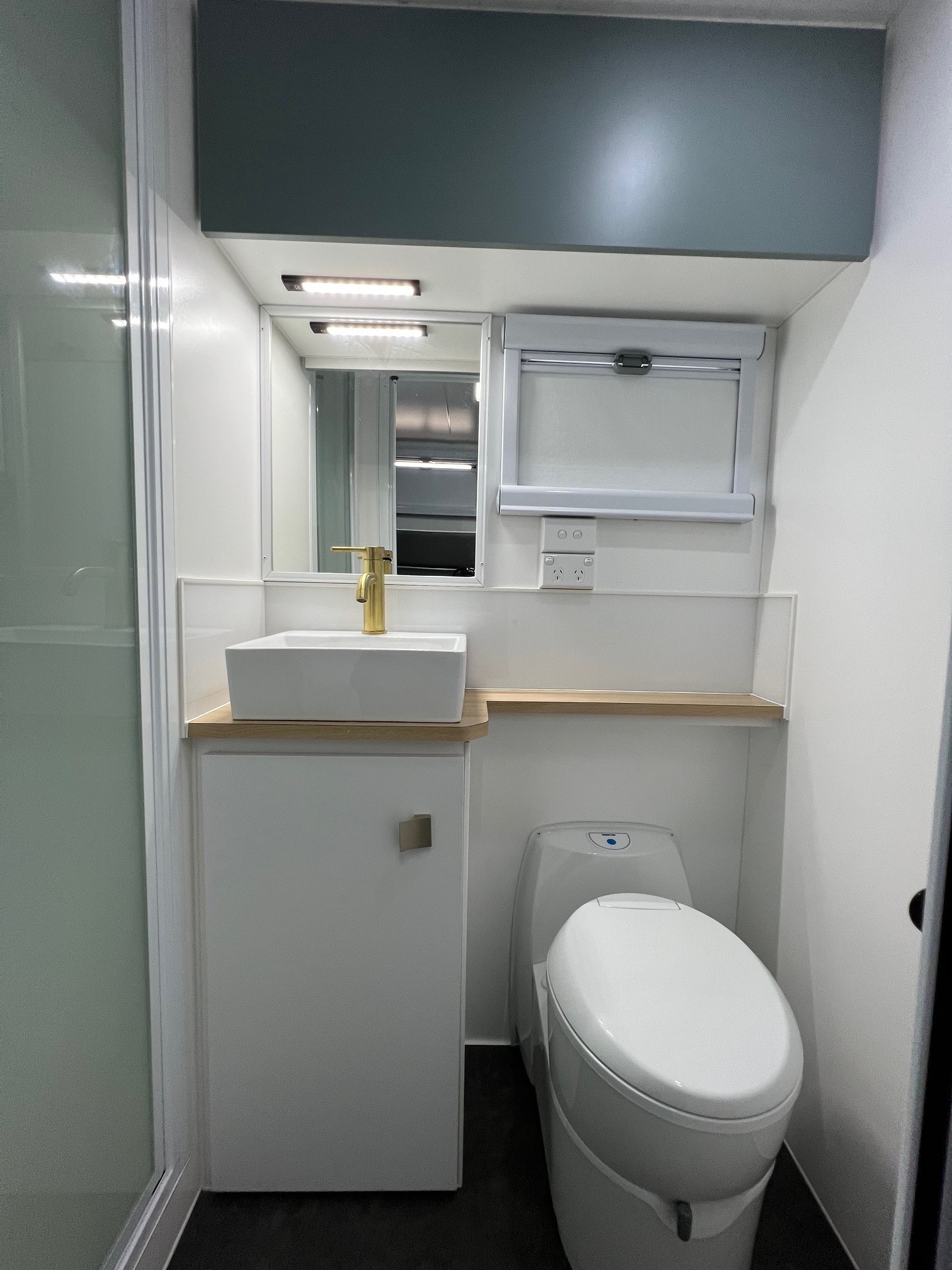 21ft6 NXT STOP That Flazon Family Sunset Off-Road Family Horizon Double Bunk Offroad Caravan