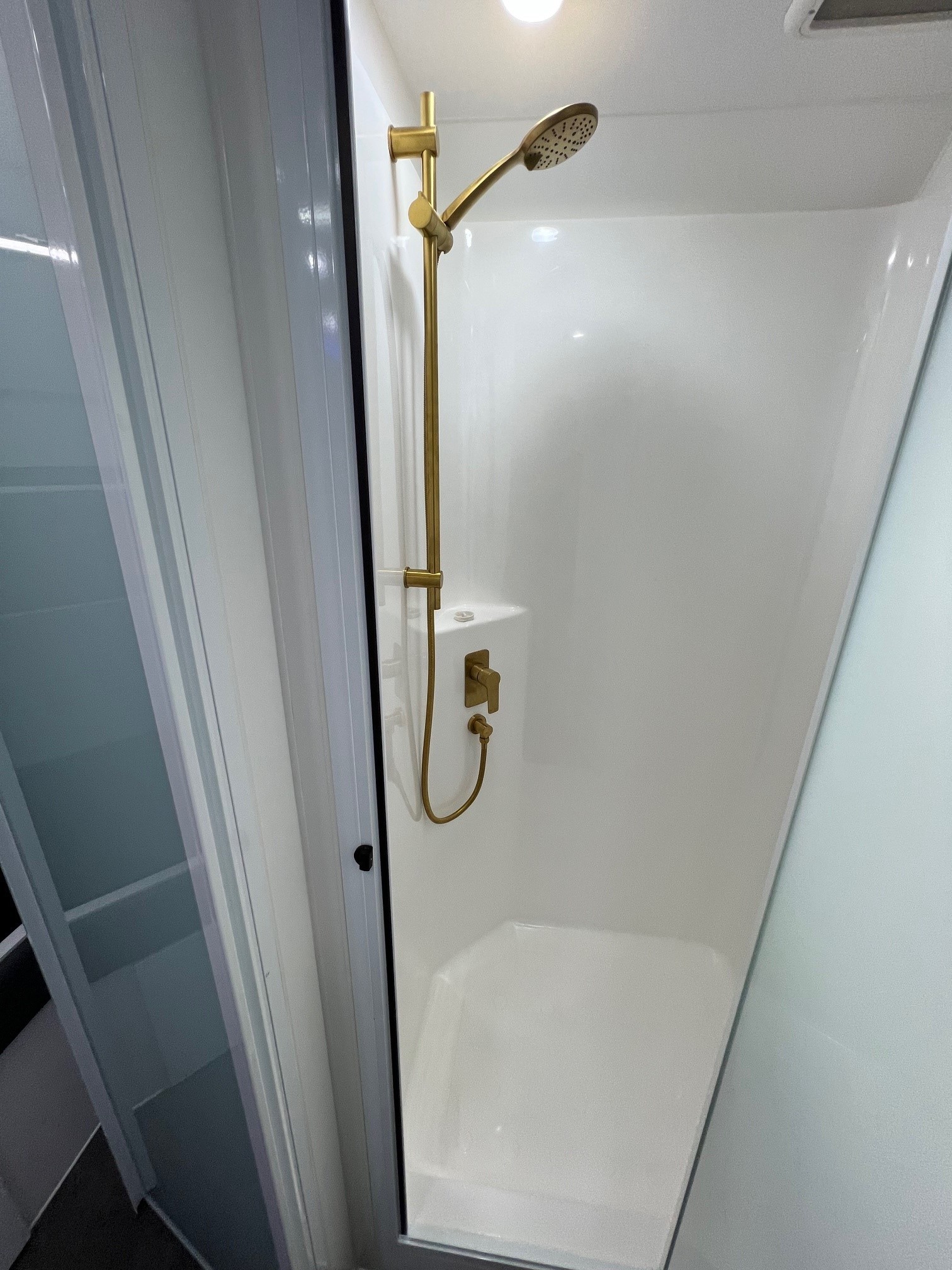 21ft6 NXT STOP That Flazon Family Sunset Off-Road Family Horizon Double Bunk Offroad Caravan