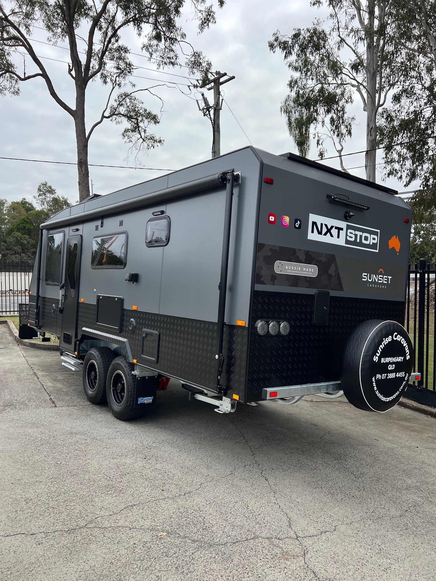 21ft6 NXT STOP That Flazon Family Sunset Off-Road Family Horizon Double Bunk Offroad Caravan