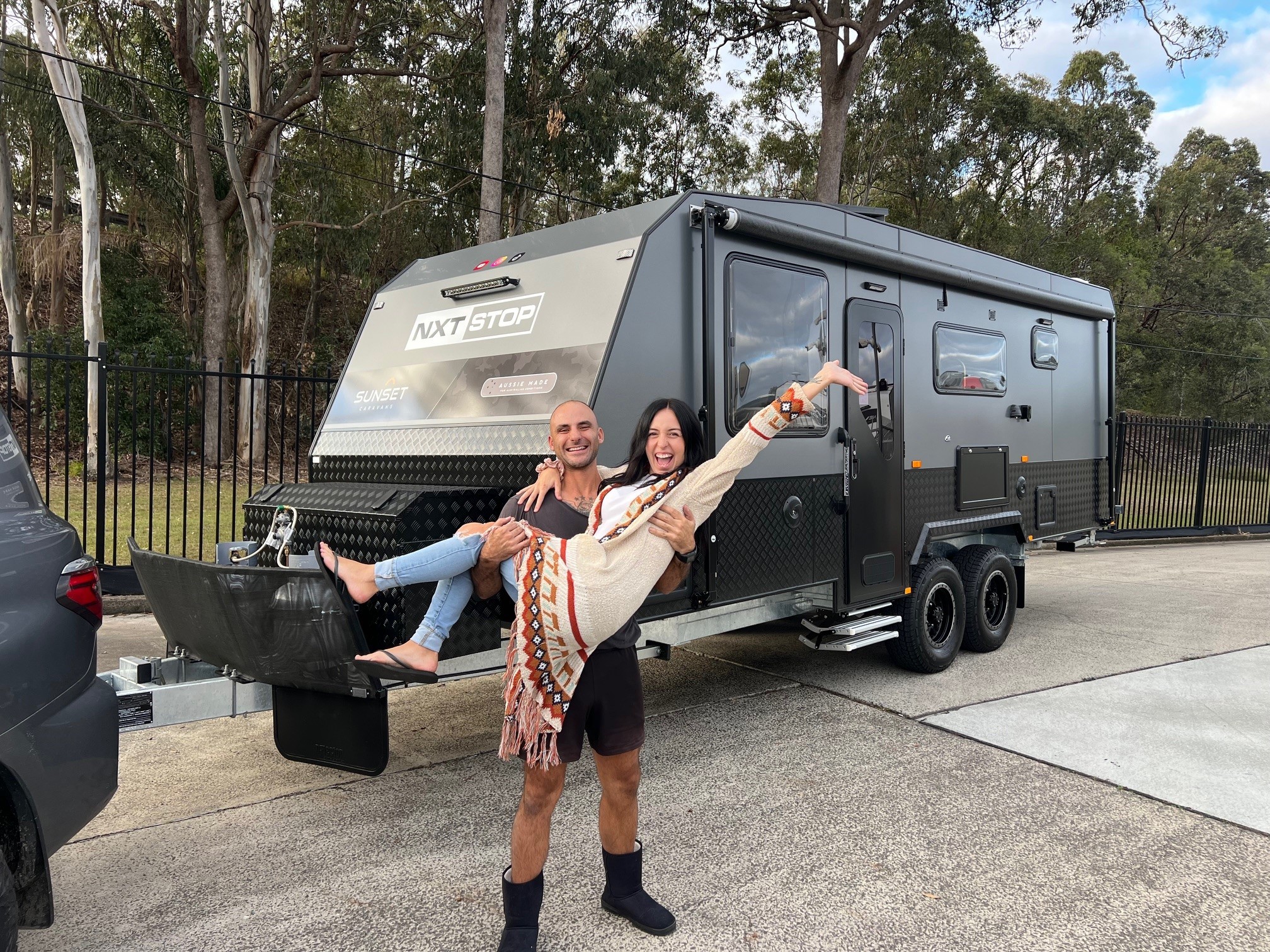 21ft6 NXT STOP That Flazon Family Sunset Off-Road Family Horizon Double Bunk Offroad Caravan