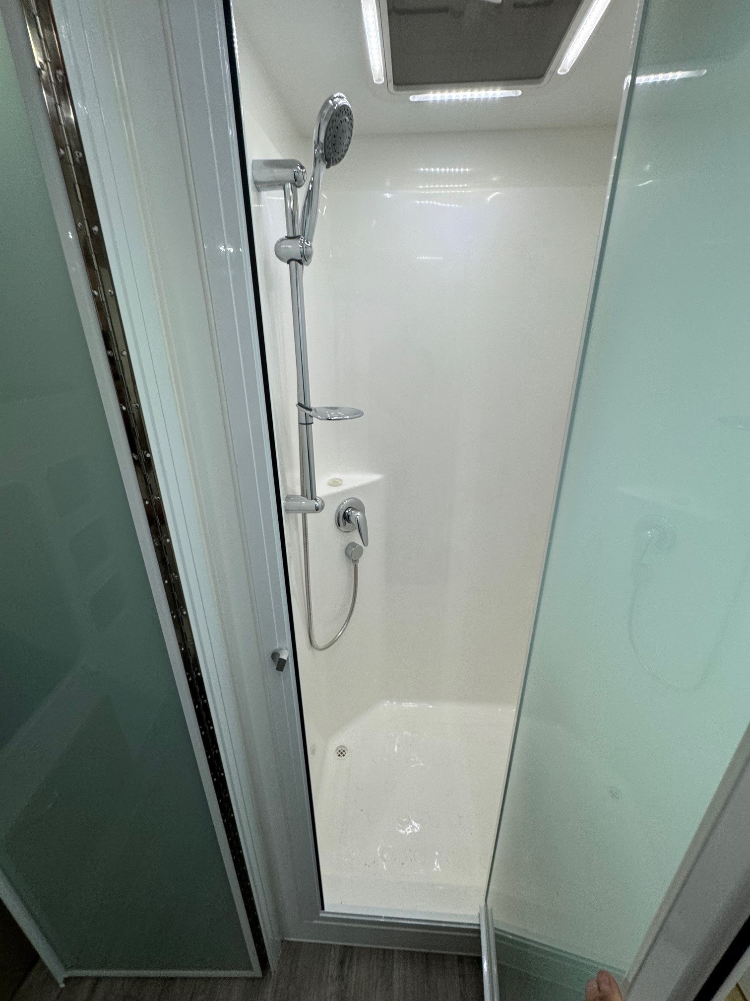 2024 New Design Family Trekker 21ft6 Aluminium Frame Double Bunk