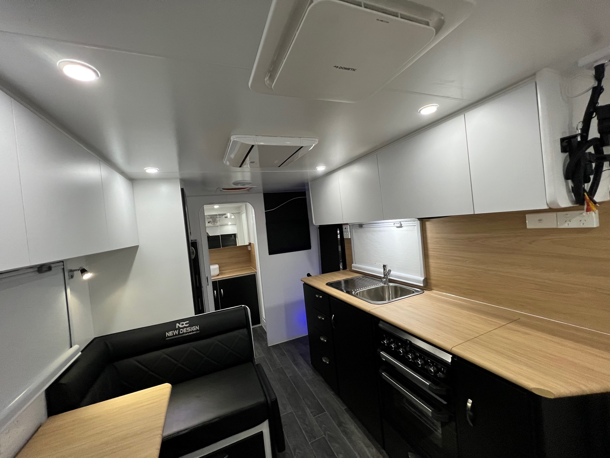 2023 New Design Expedition XL Aluminium Frame Offroad 21ft Caravan