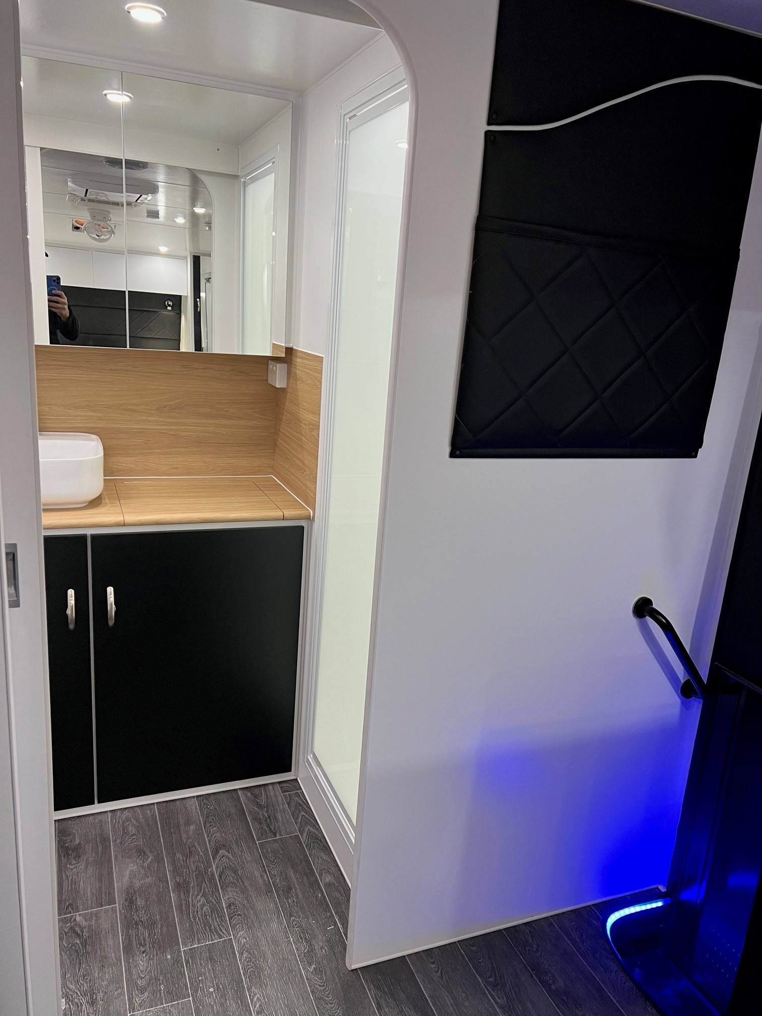 2023 New Design Expedition XL Aluminium Frame Offroad 21ft Caravan