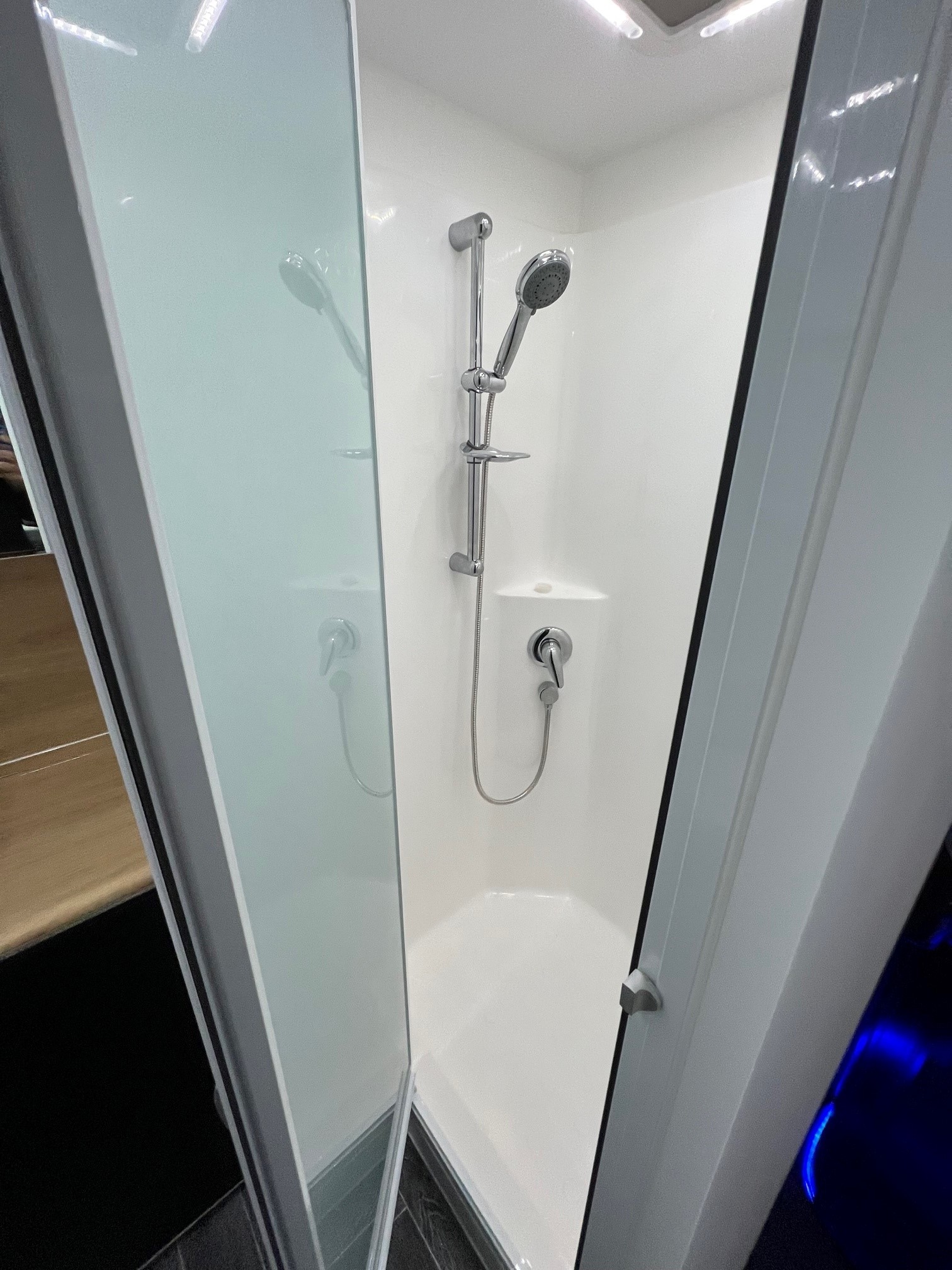 2023 New Design Expedition XL Aluminium Frame Offroad 21ft Caravan