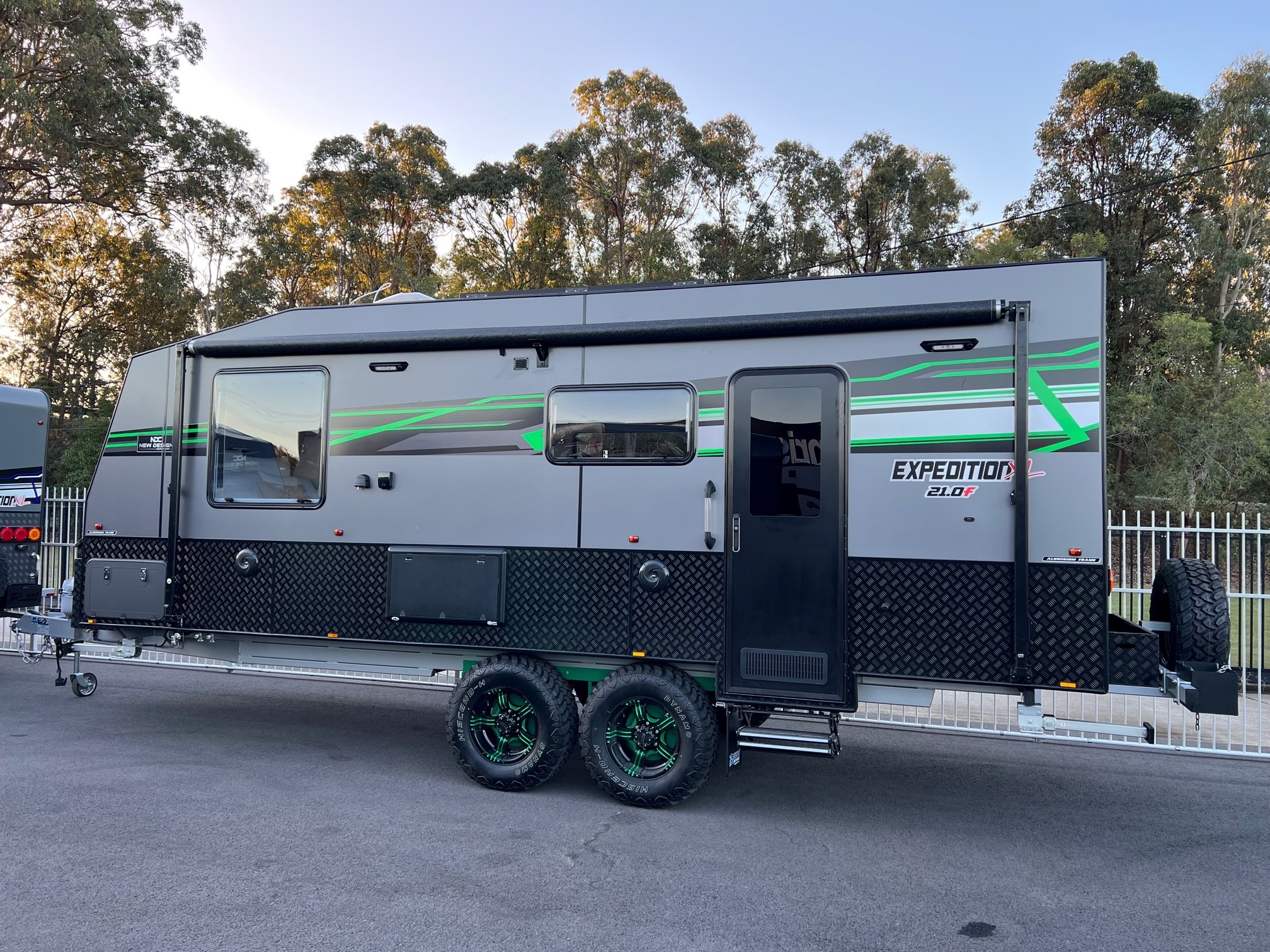 2023 New Design Expedition XL Aluminium Frame Offroad 21ft Caravan