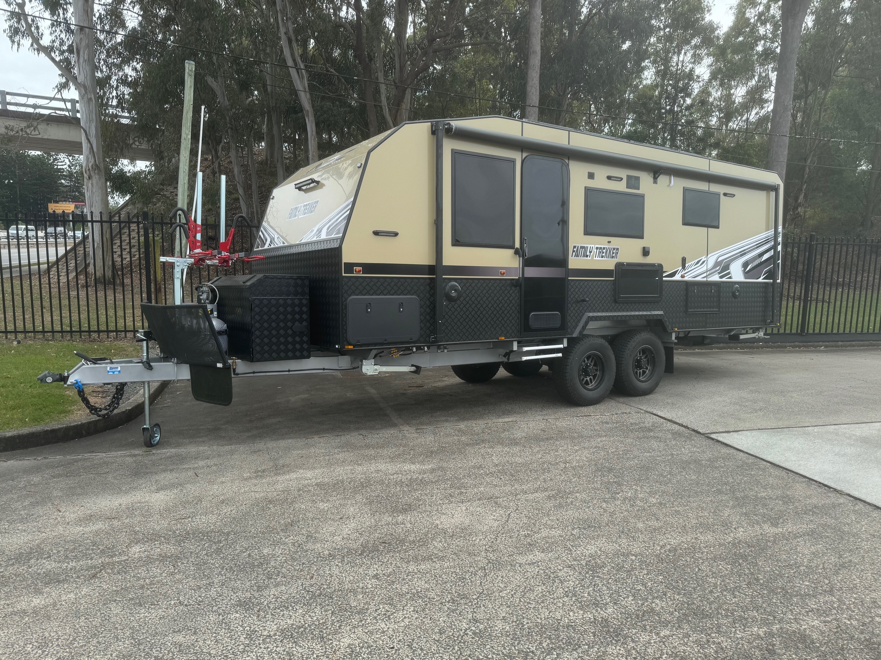 2025 New Design Family Trekker 22ft Triple Bunk