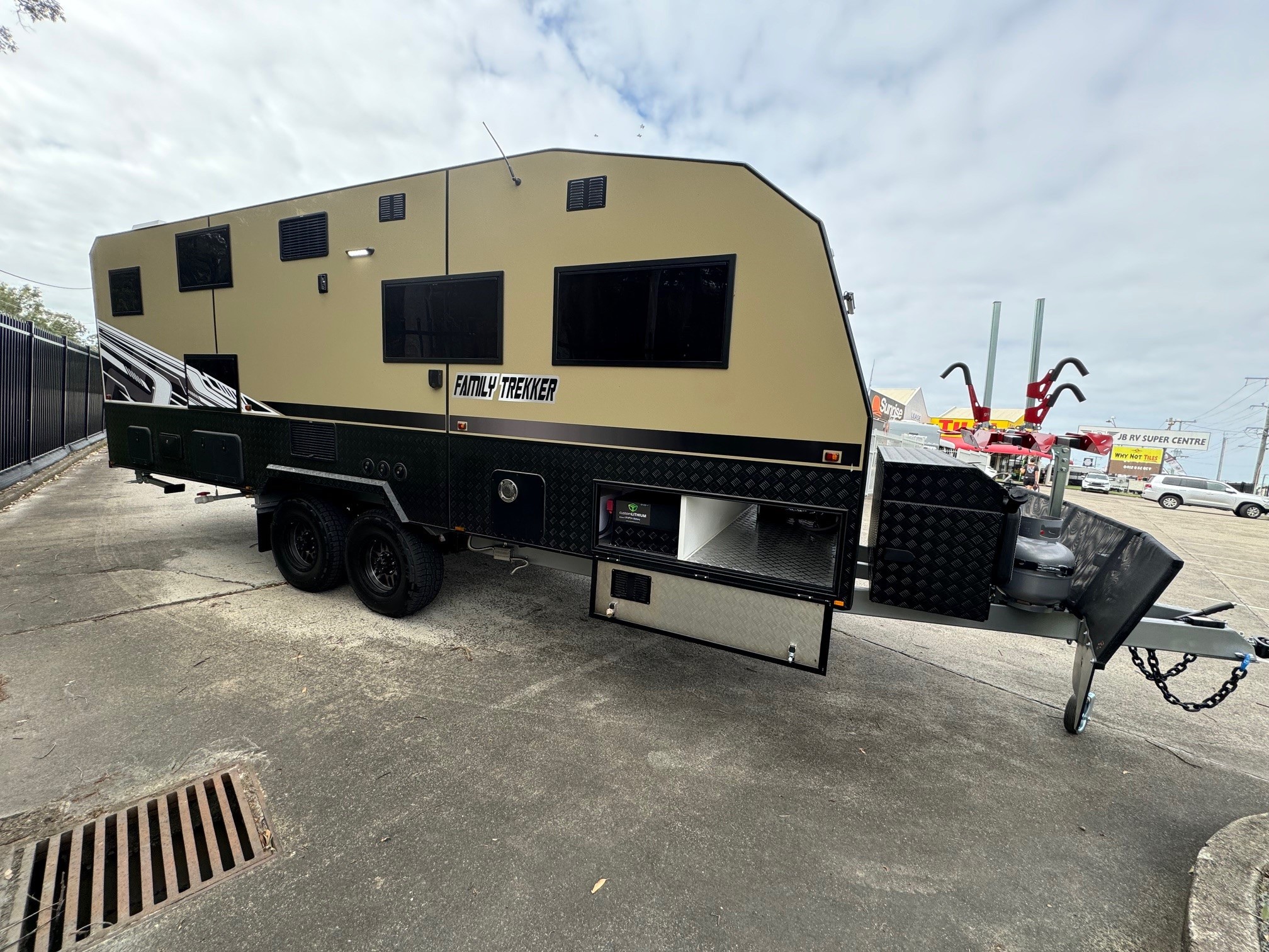 2025 New Design Family Trekker 22ft Triple Bunk