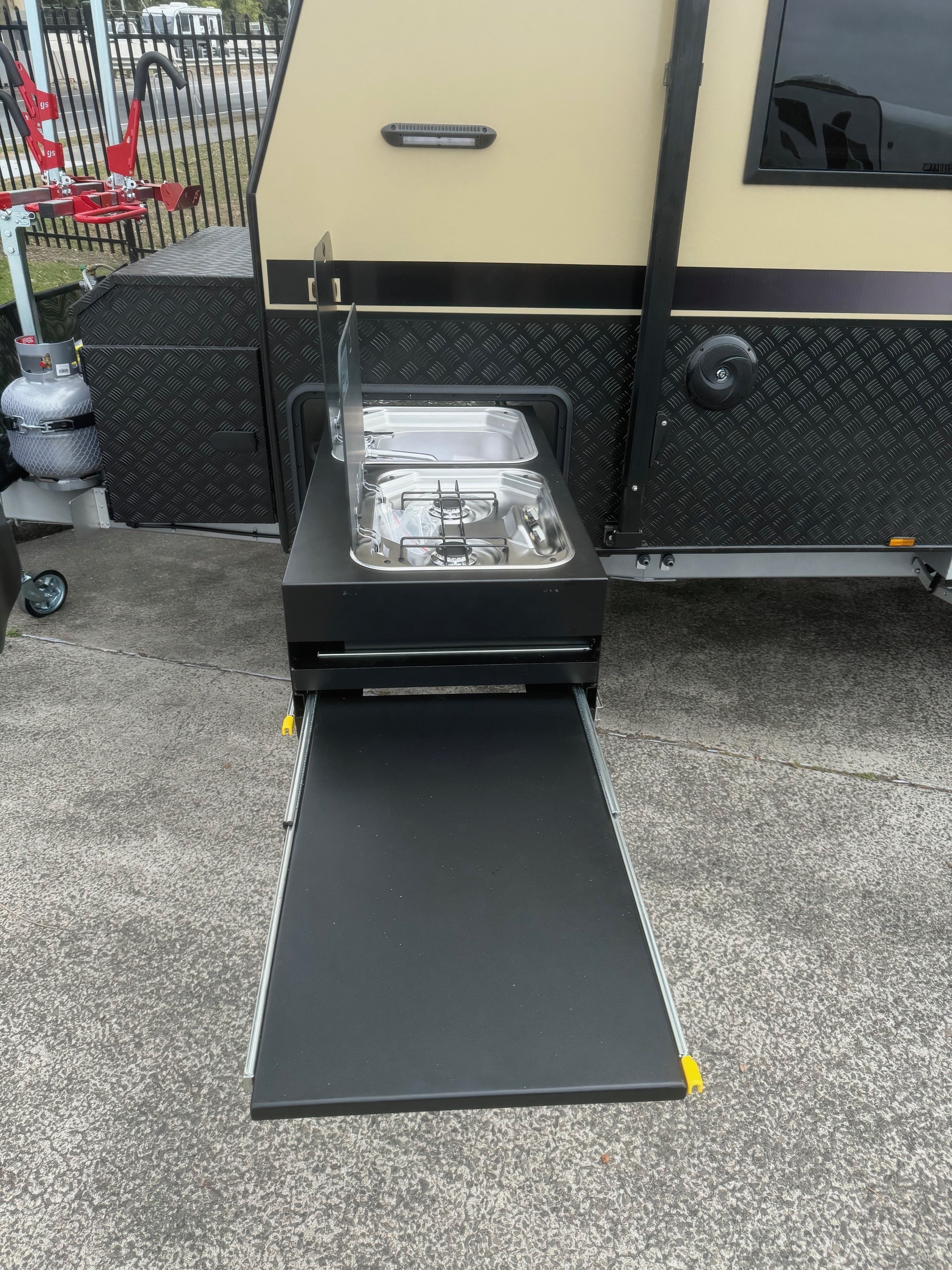 2025 New Design Family Trekker 22ft Triple Bunk