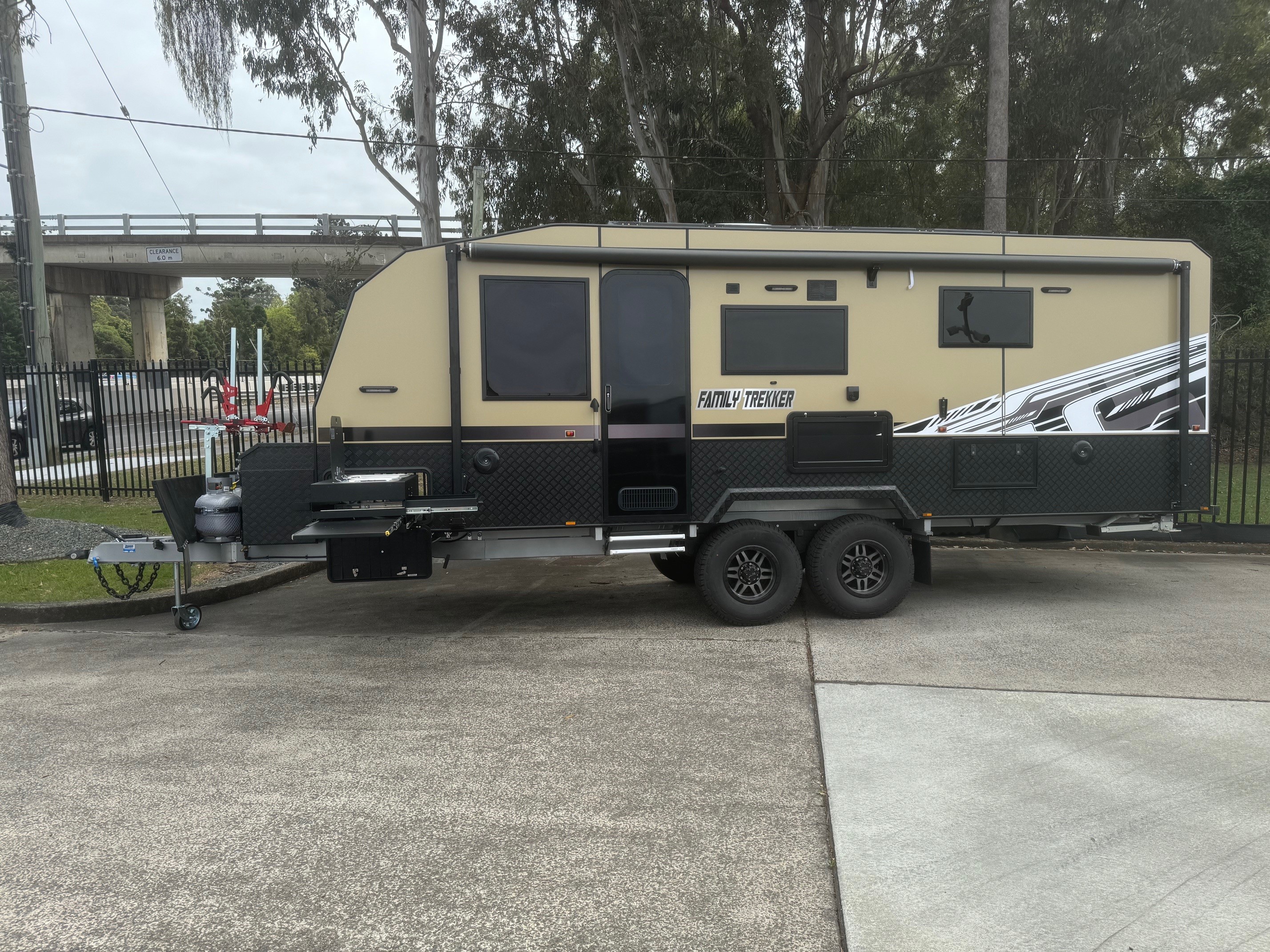 2025 New Design Family Trekker 22ft Triple Bunk