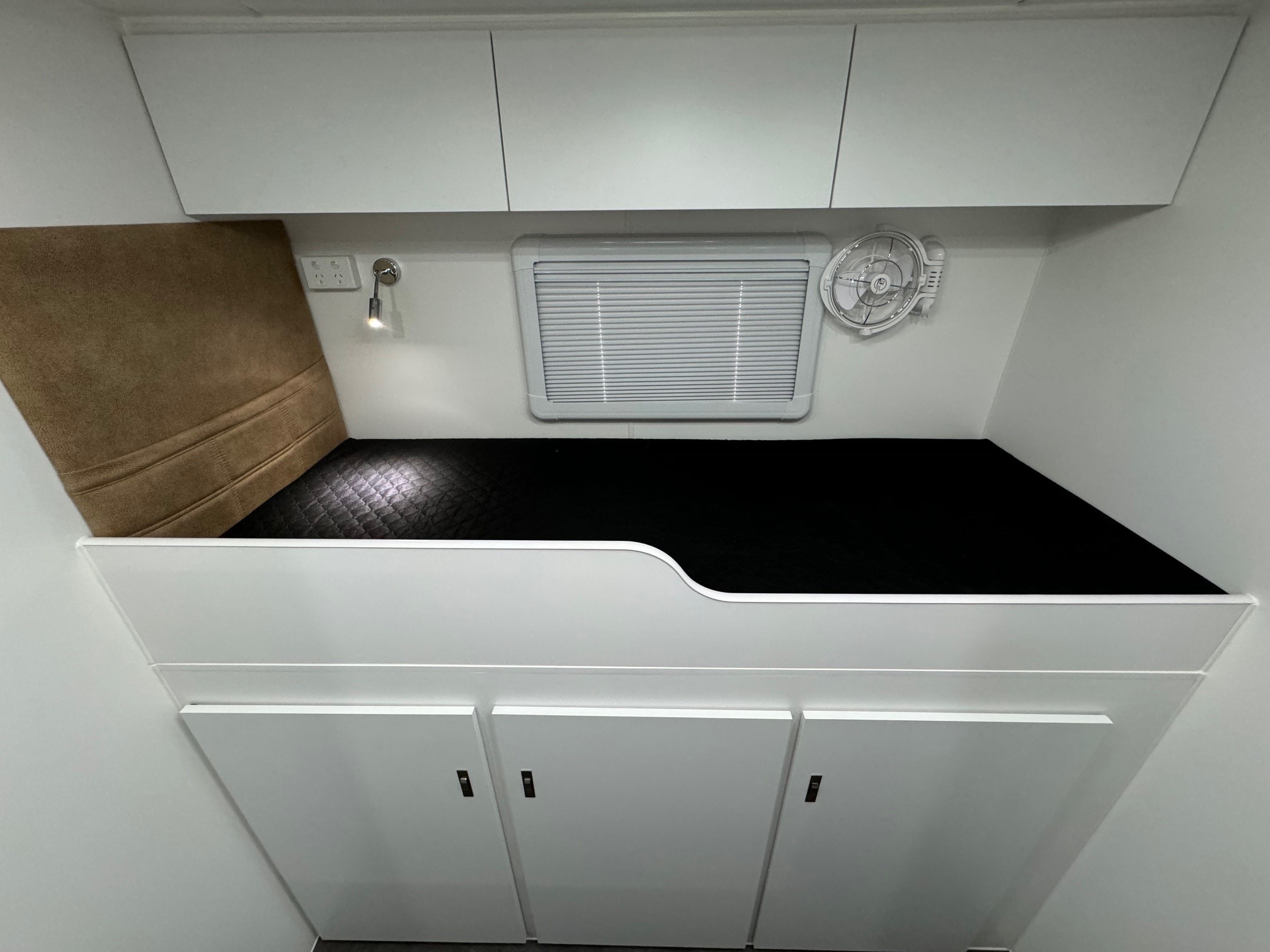 2025 New Design Family Trekker 22ft Triple Bunk