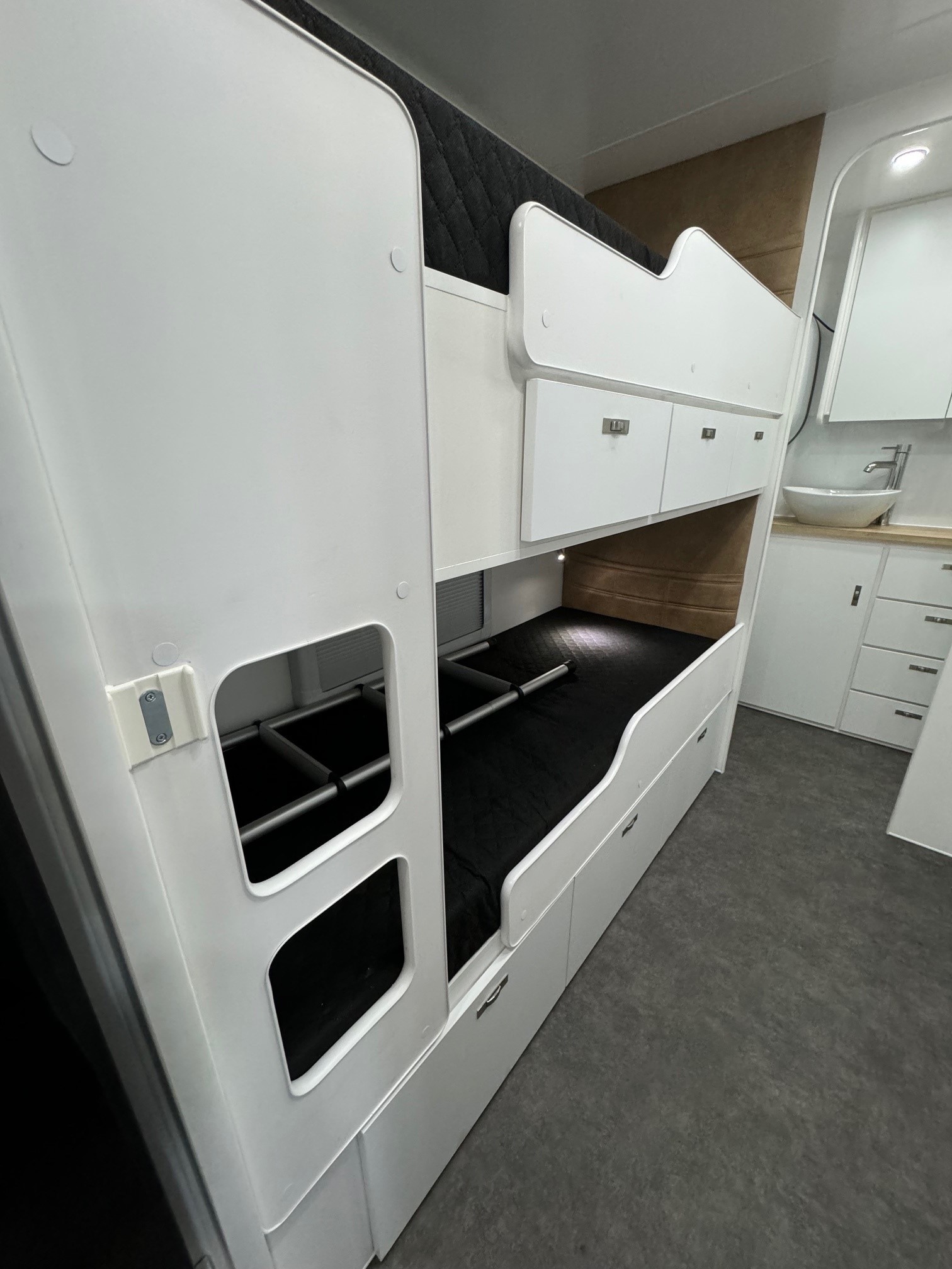 2025 New Design Family Trekker 22ft Triple Bunk