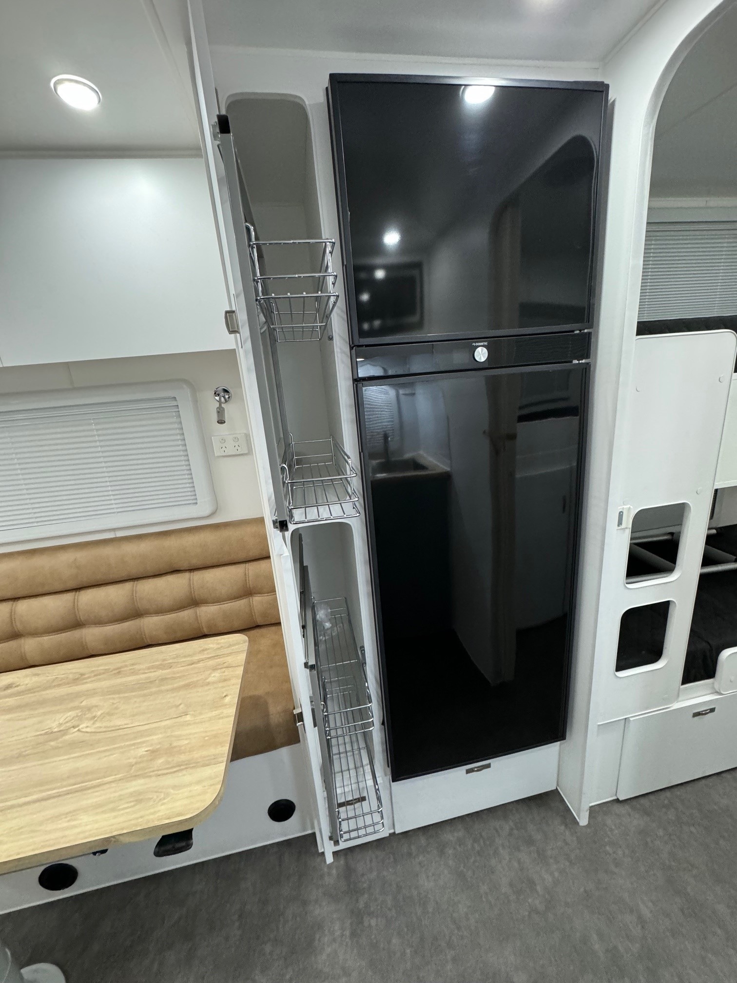 2025 New Design Family Trekker 22ft Triple Bunk