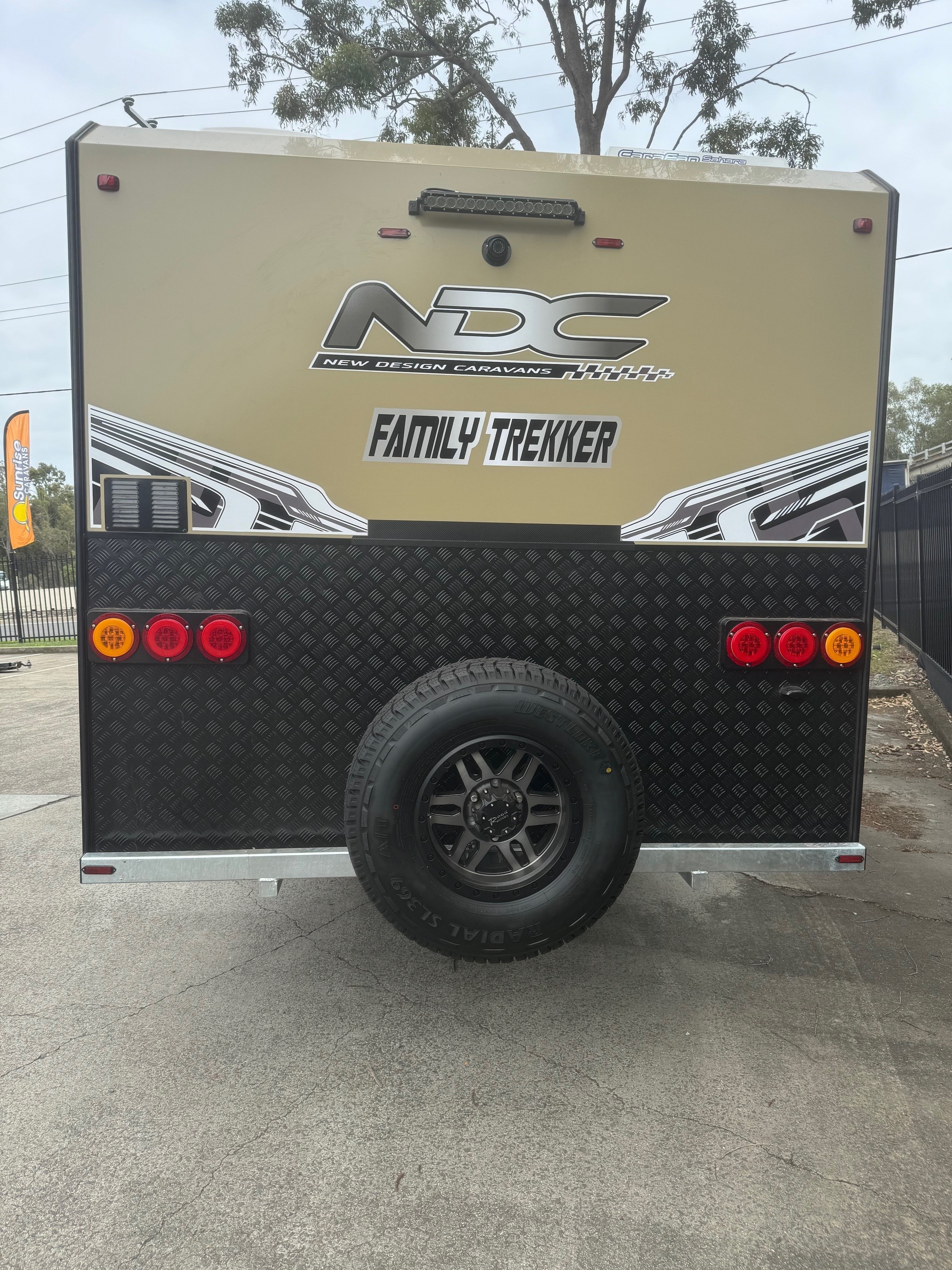 2025 New Design Family Trekker 22ft Triple Bunk