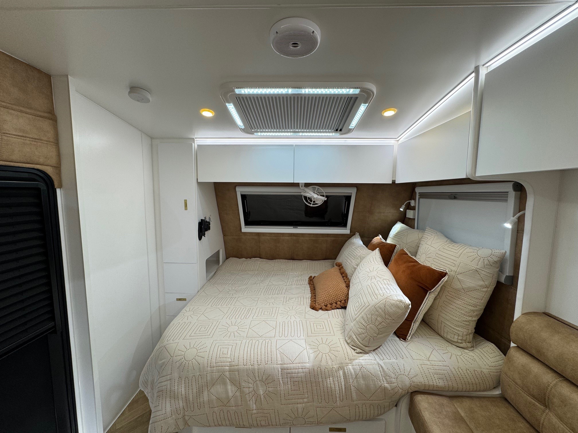 2025 Sunset Family Horizon 23ft Offroad Double Bunk