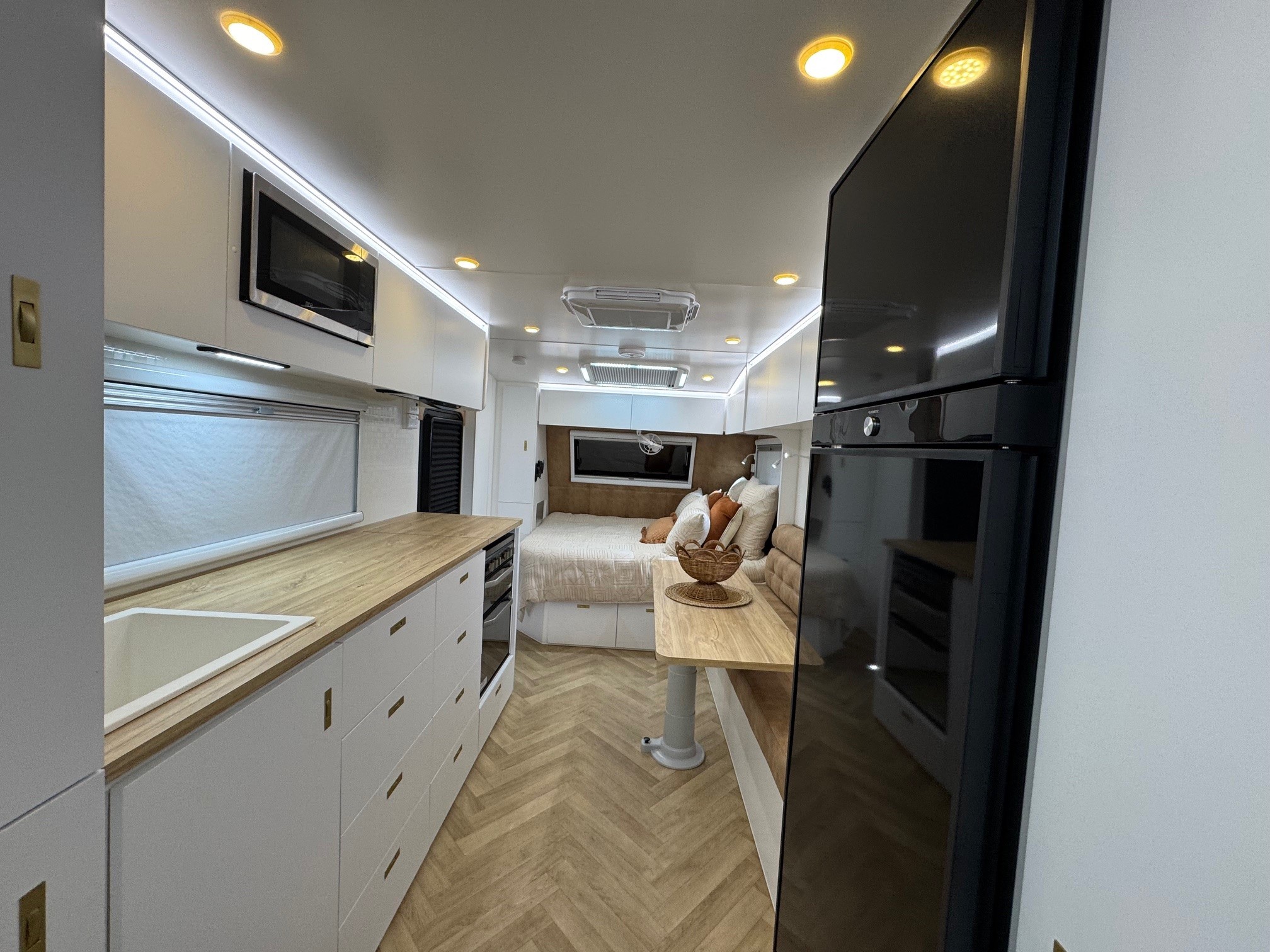 2025 Sunset Family Horizon 23ft Offroad Double Bunk