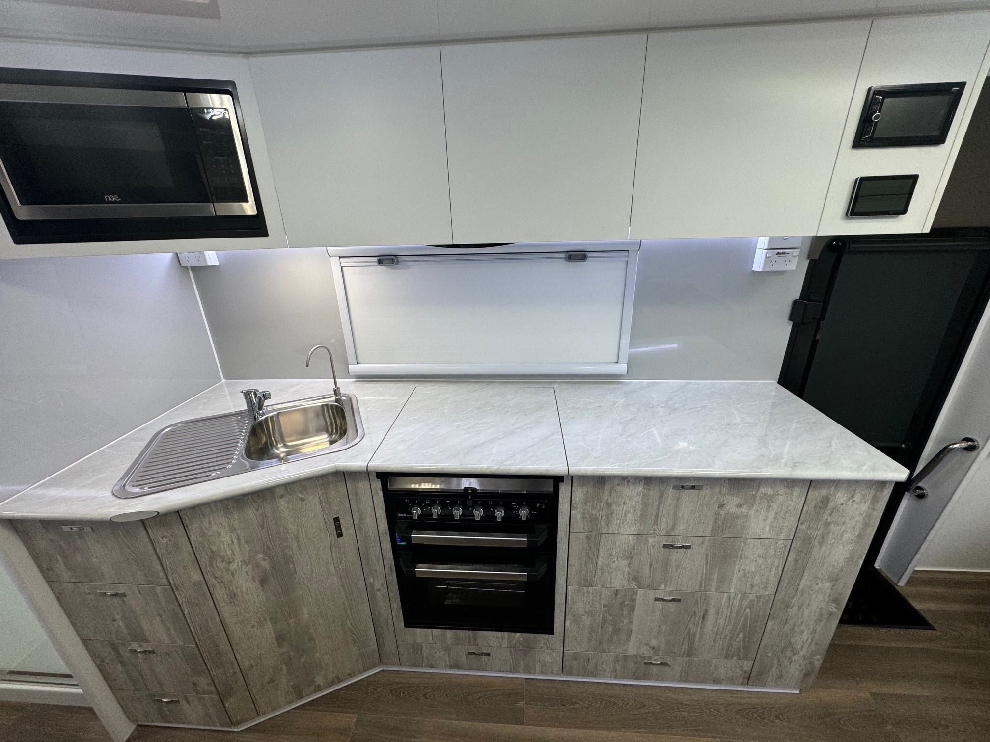 2024 Red Centre Kimberley + 20ft6 Offroad Caravan