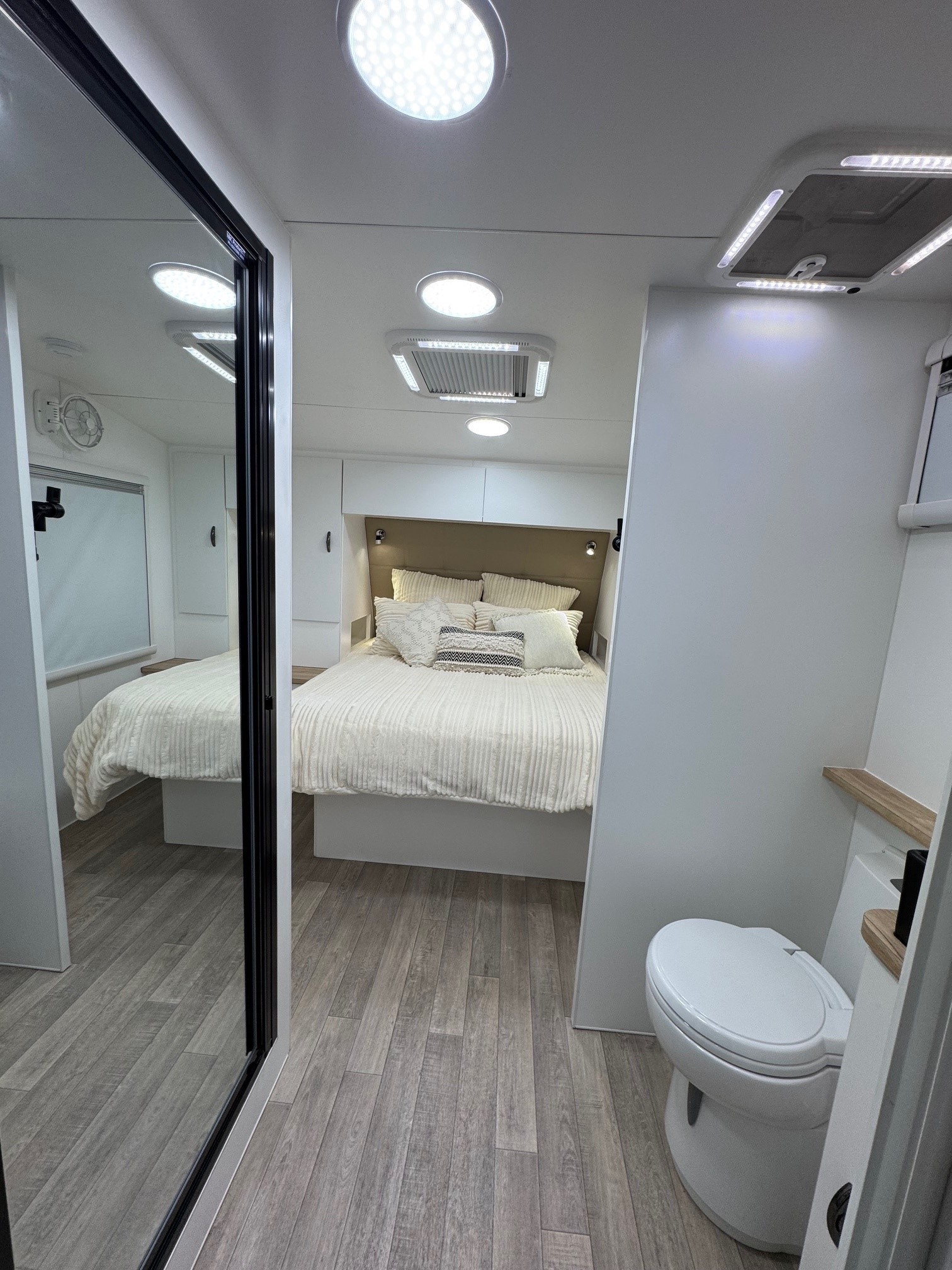 Blue Sky Sapphire 21ft Offroad Rear Club Lounge Centre Ensuite