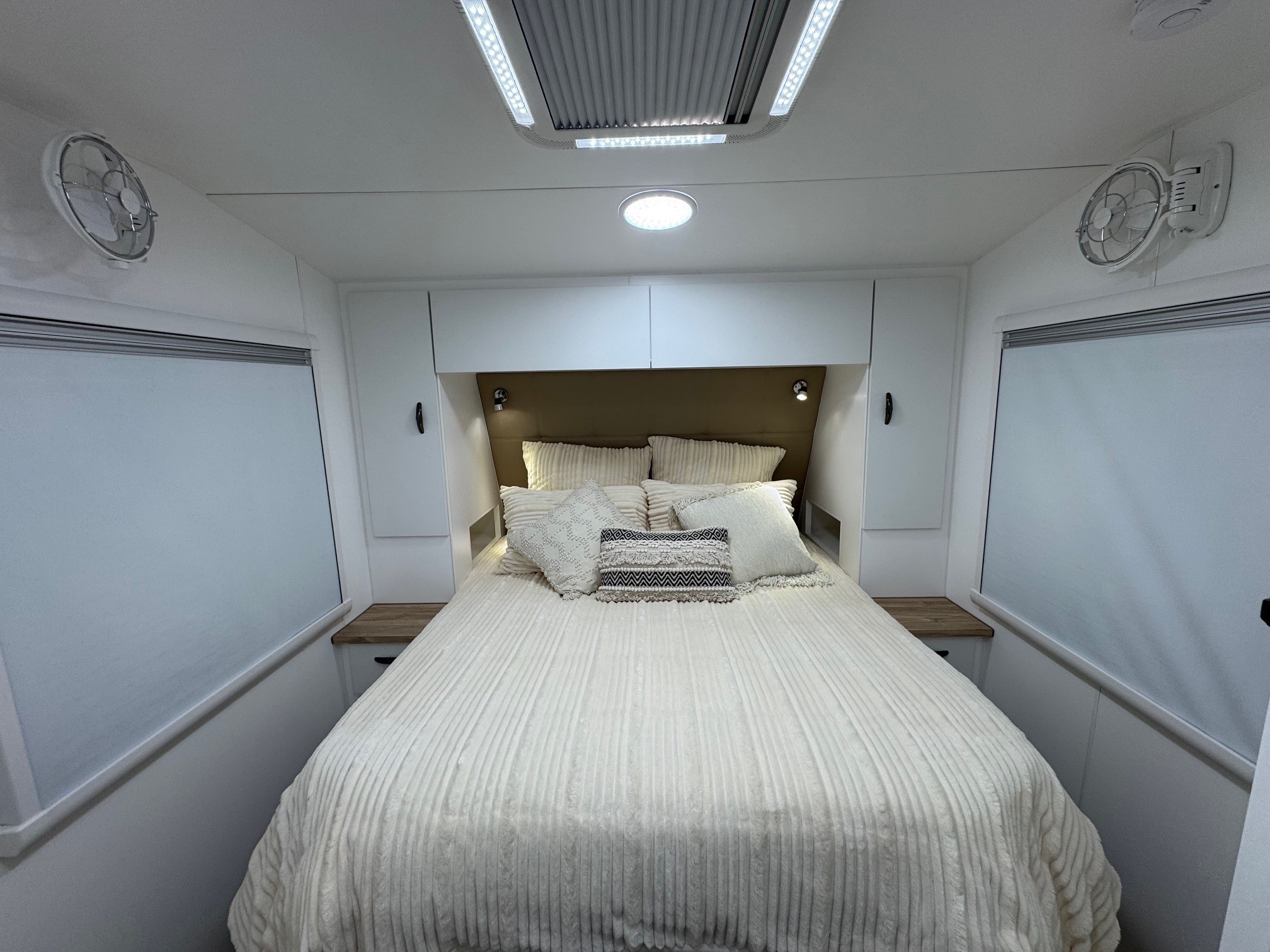 Blue Sky Sapphire 21ft Offroad Rear Club Lounge Centre Ensuite