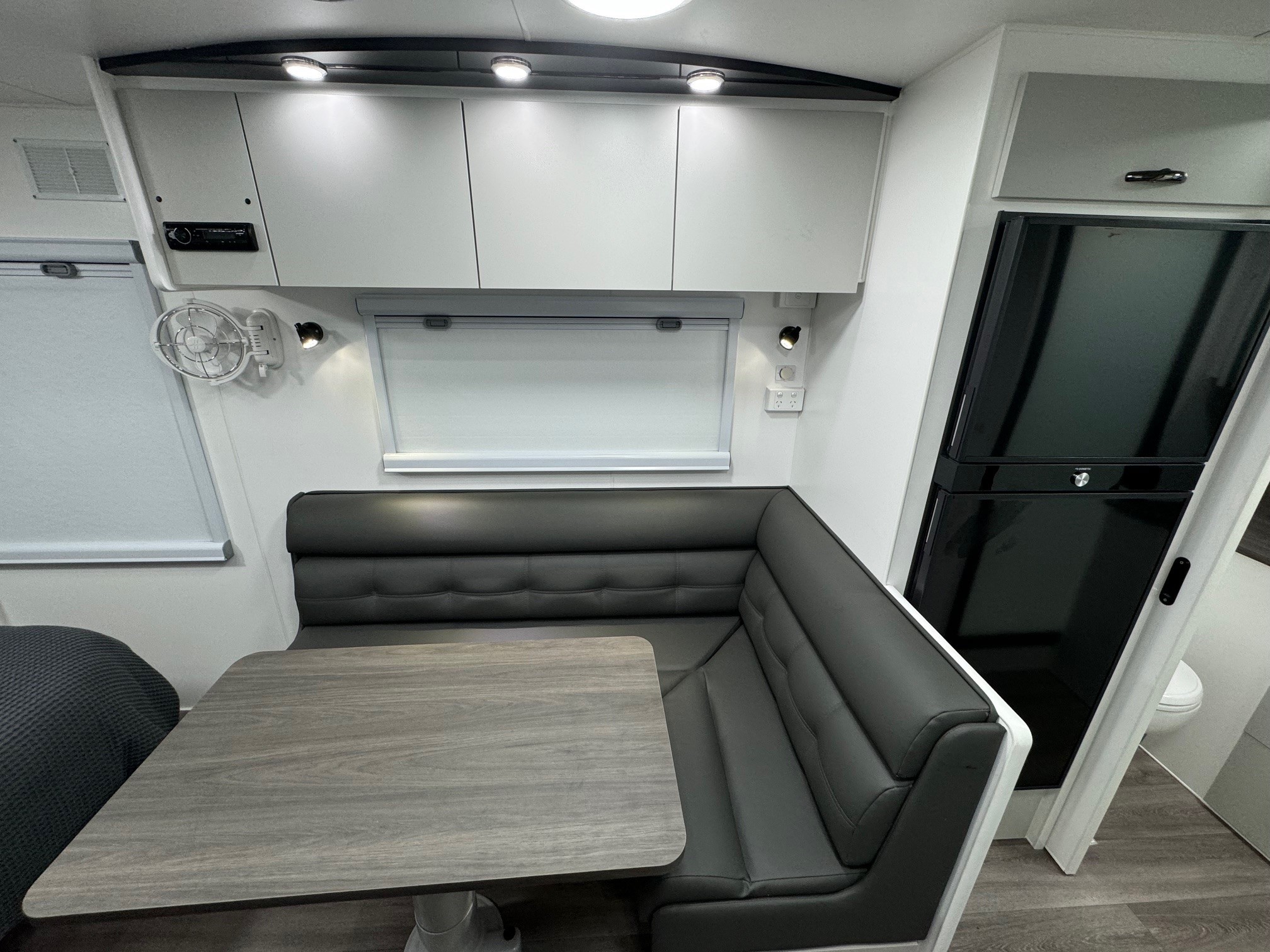 Sunrise Tropicana 18ft9 Tandem Axle Caravan