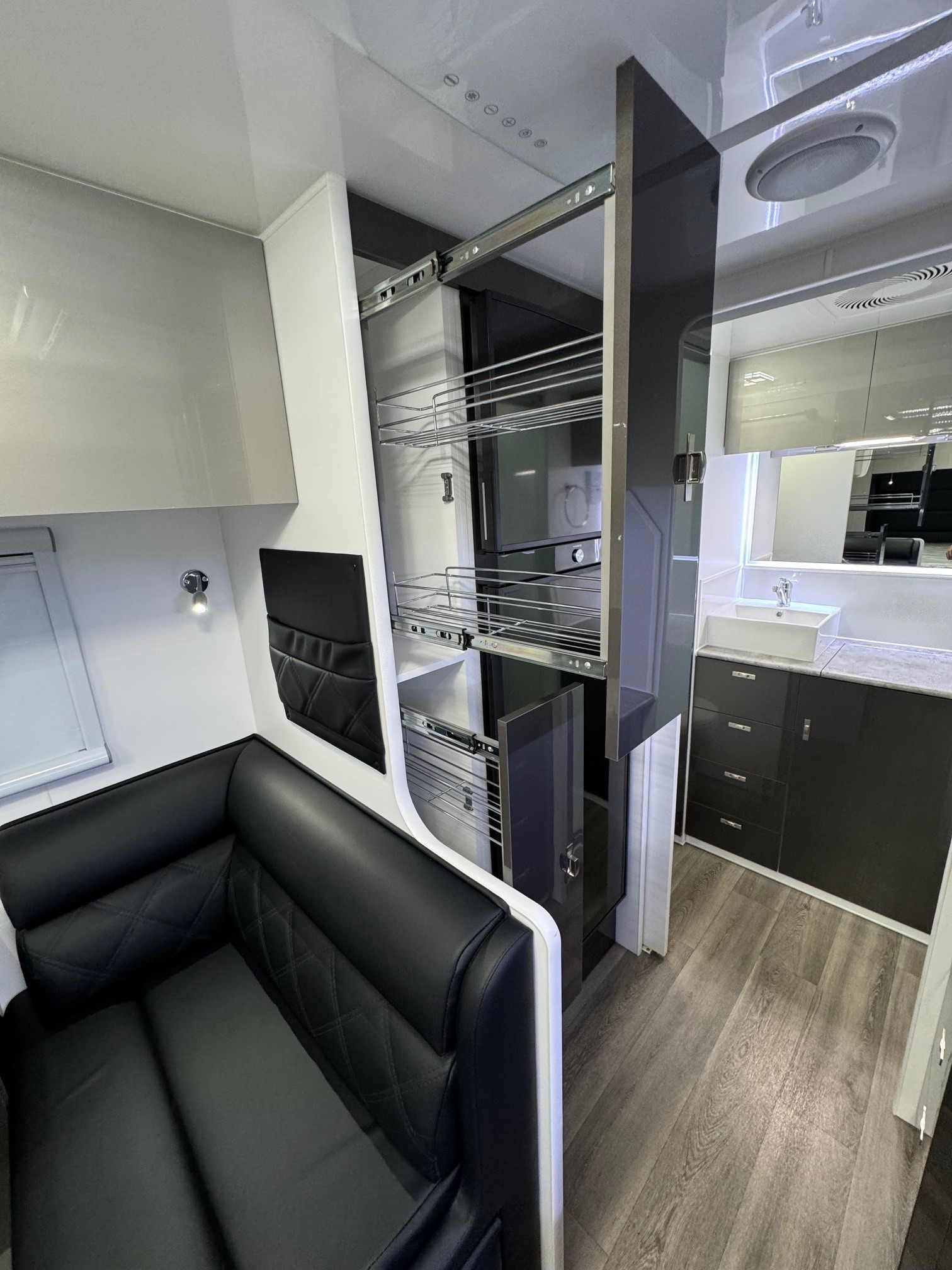 Red Centre Oasis 20ft Offroad Gasless Caravan