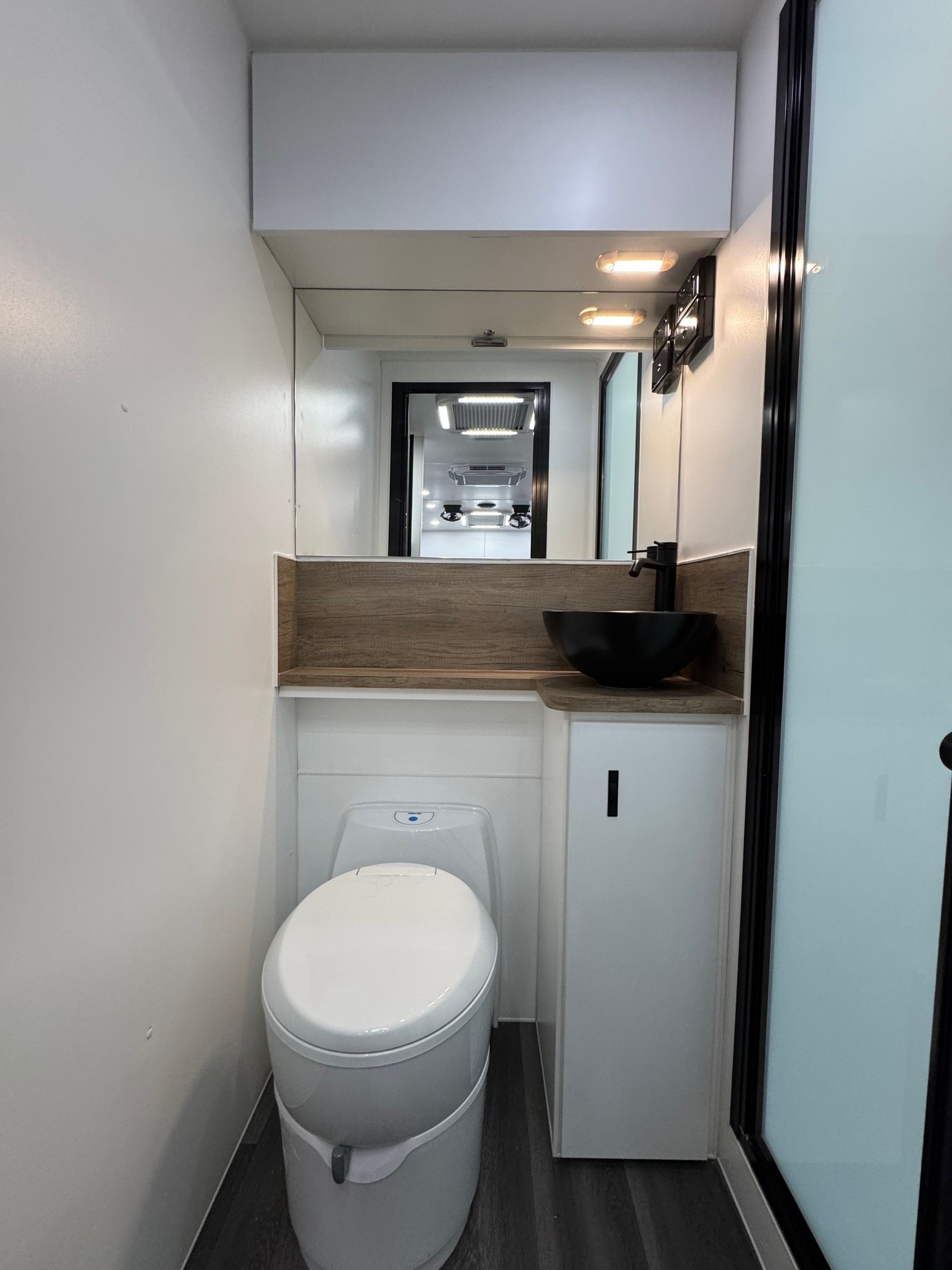 21ft6 Sunset Off-Road Family Horizon Double Bunk Van With 400amp Lithium Batteries