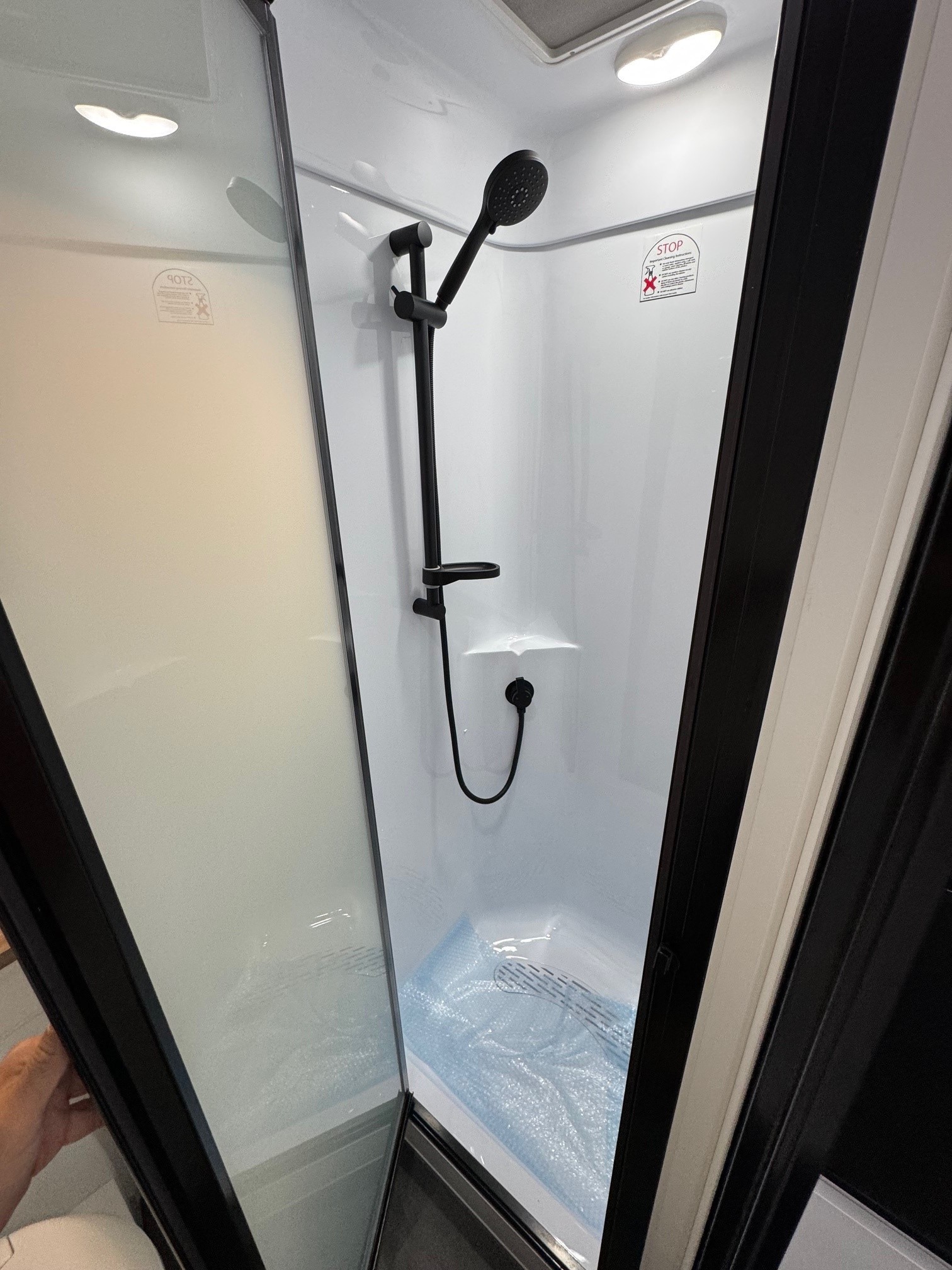 21ft6 Sunset Off-Road Family Horizon Double Bunk Van With 400amp Lithium Batteries