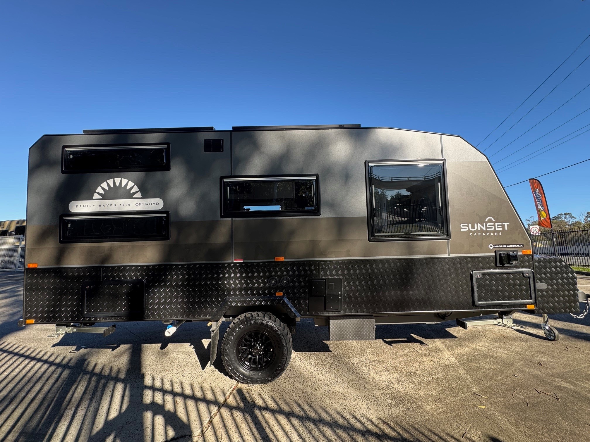 21ft6 Sunset Off-Road Family Horizon Double Bunk Van With 400amp Lithium Batteries