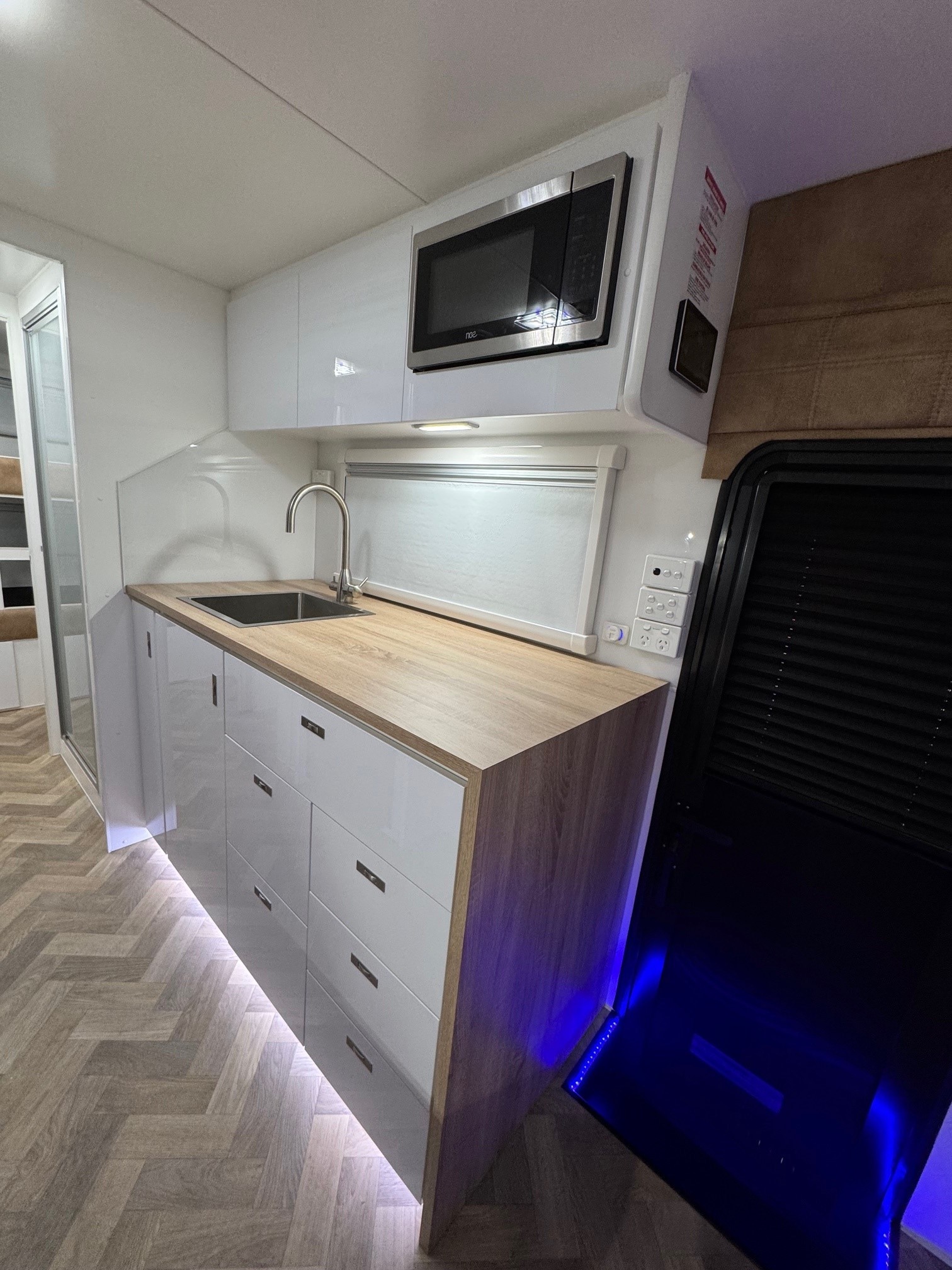 21ft New Sunset Explorer Ultimate Offroad & Offgrid Caravan With Rear Double Bunks