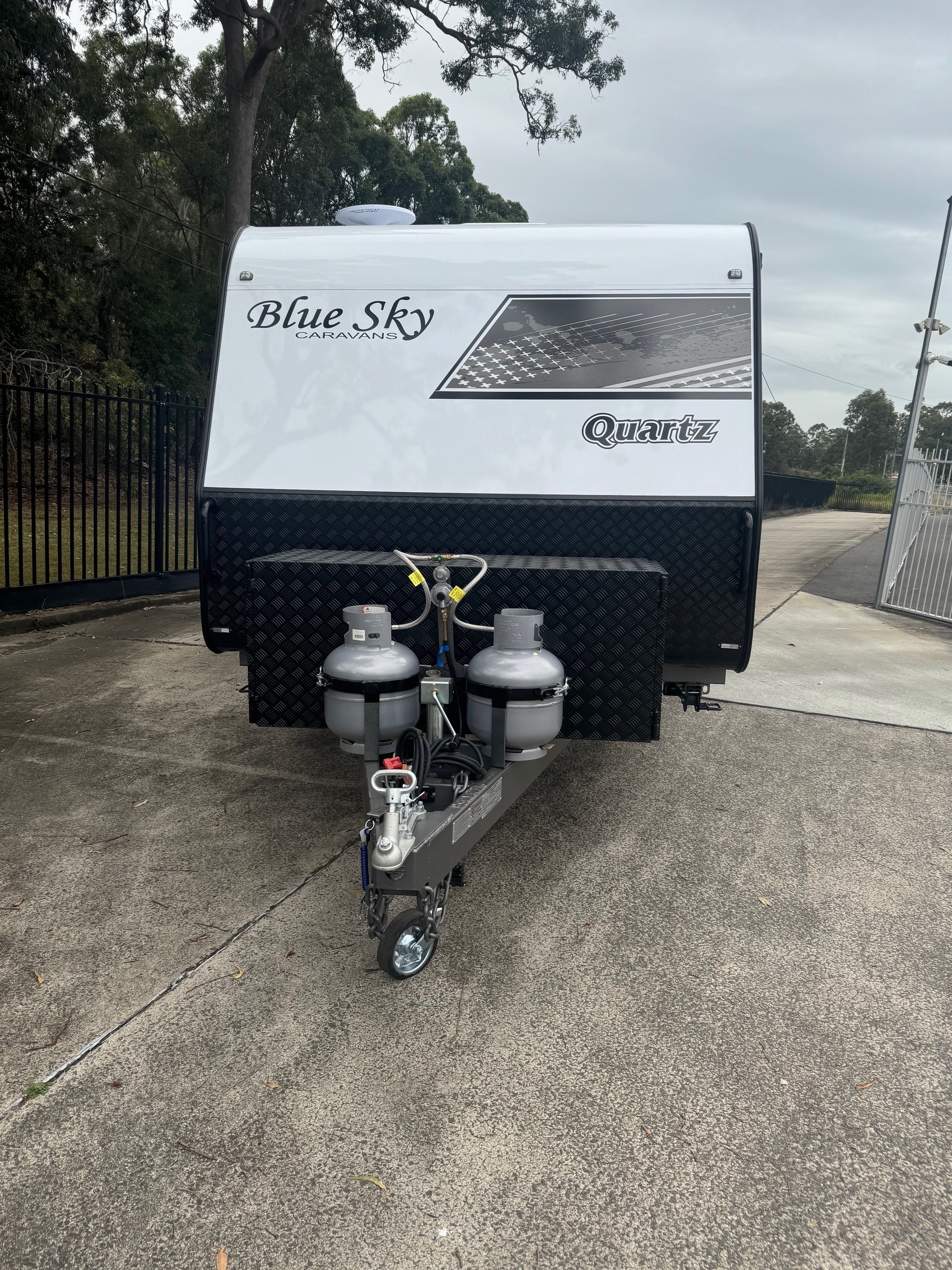 Blue Sky Quartz 20ft8 Semi offroad