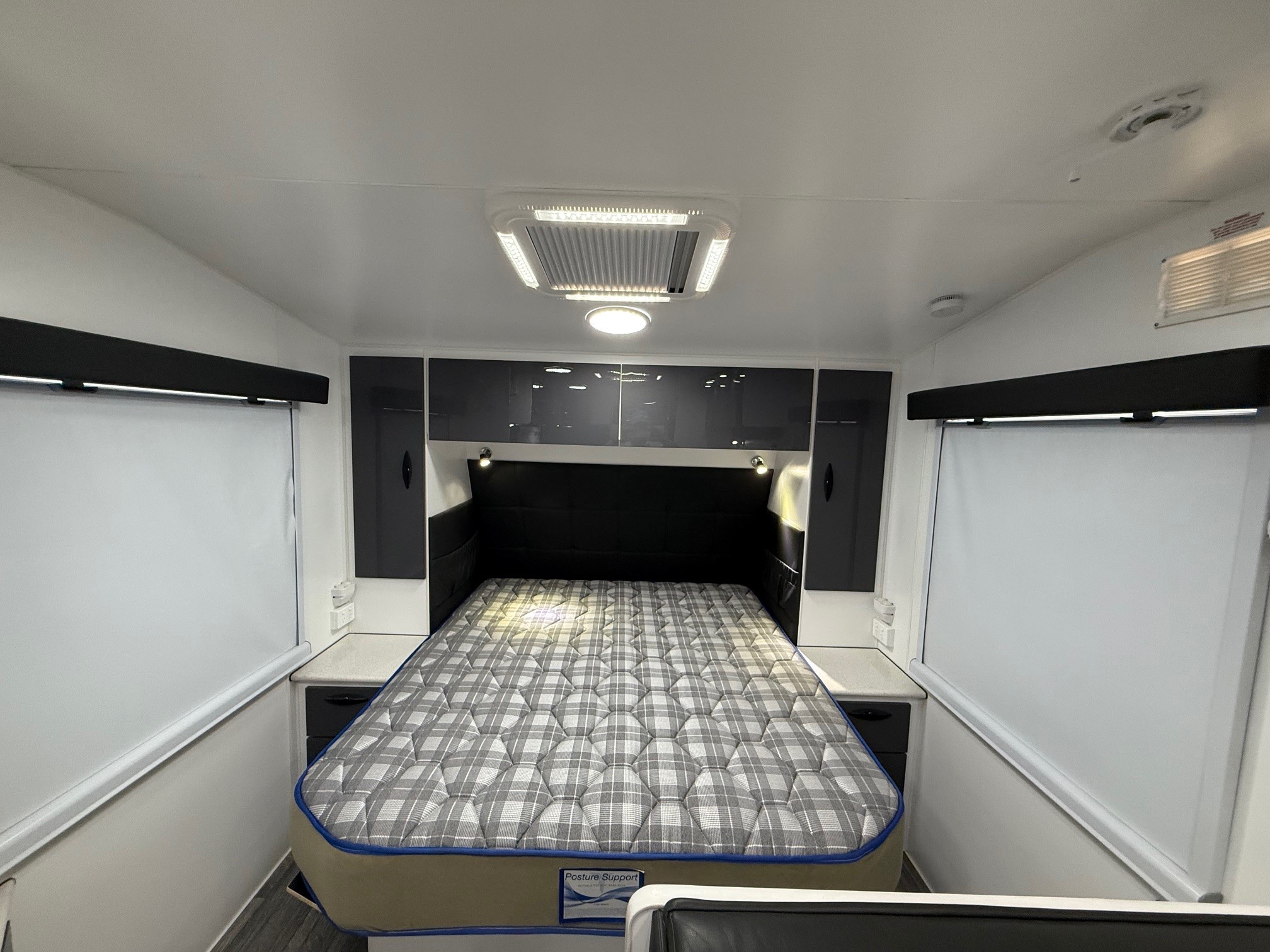 2023 Preowned Sunrise Bahamas 23ft Larger Ensuite With Airbag Suspension