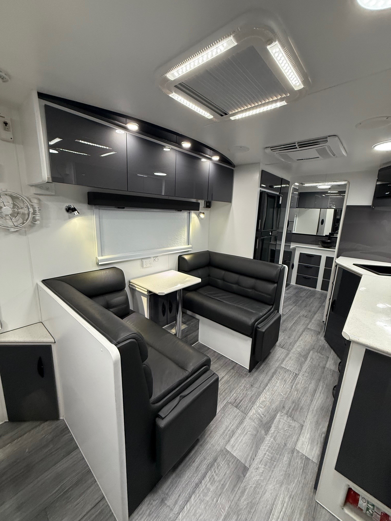 2023 Preowned Sunrise Bahamas 23ft Larger Ensuite With Airbag Suspension