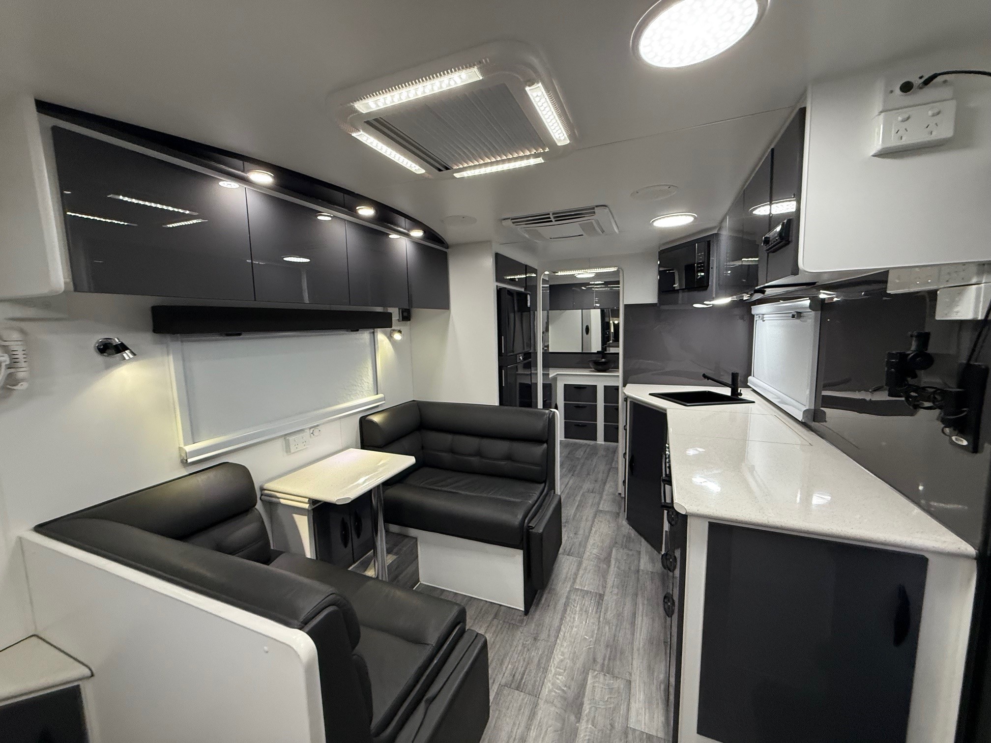 2023 Preowned Sunrise Bahamas 23ft Larger Ensuite With Airbag Suspension