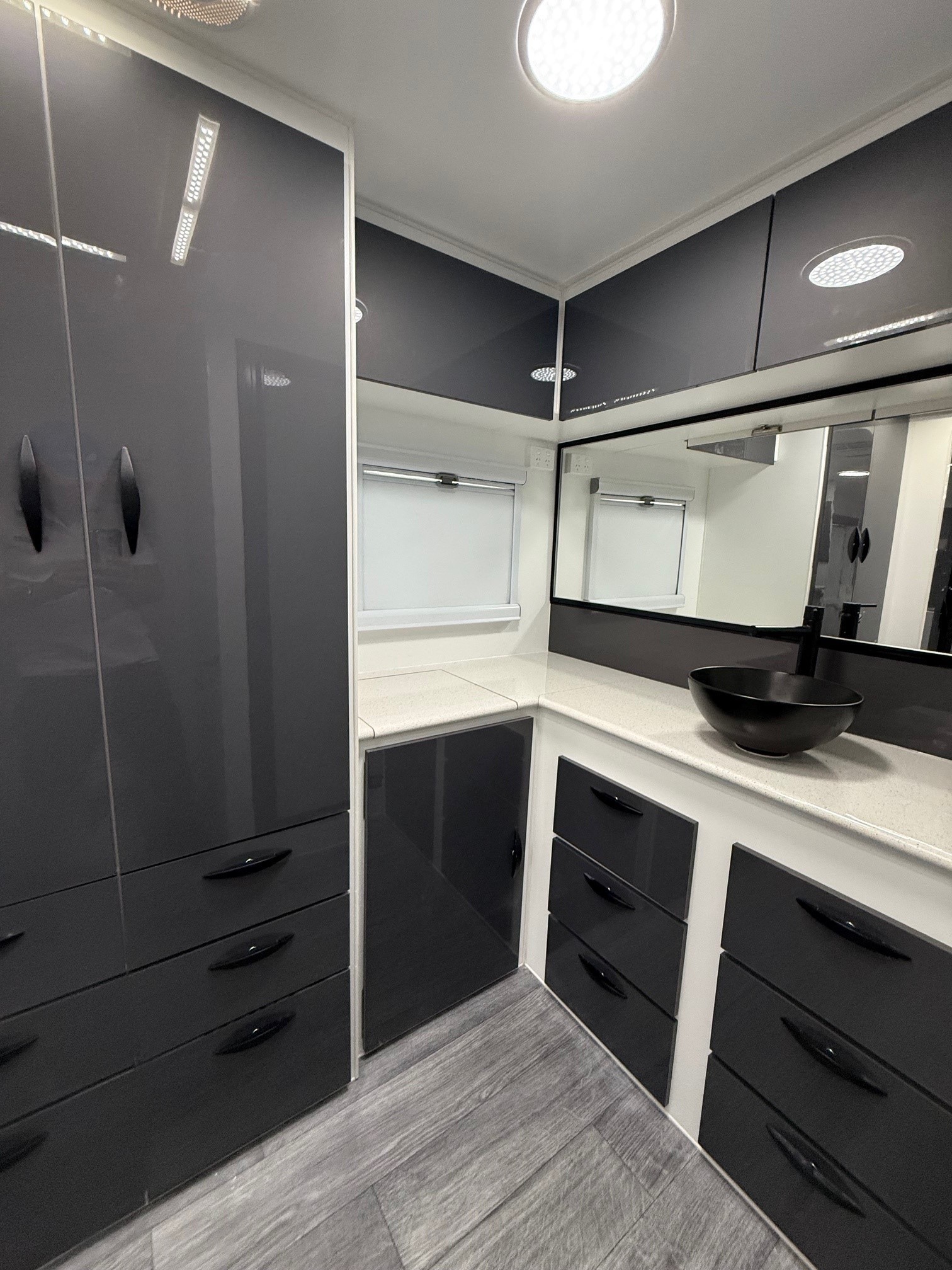 2023 Preowned Sunrise Bahamas 23ft Larger Ensuite With Airbag Suspension