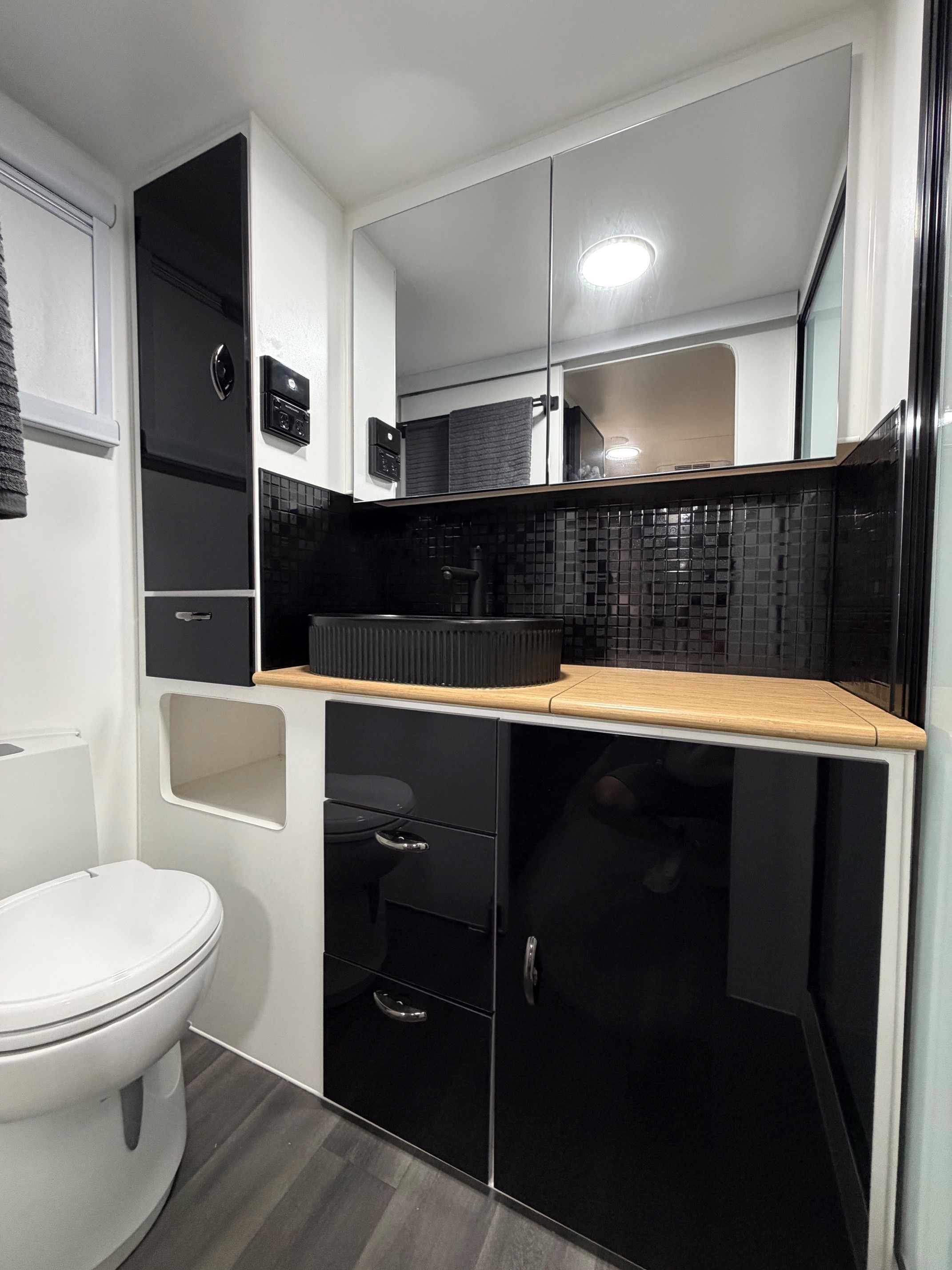 2025 Blue Sky Tuscany 23ft Your Home Away From Home with a 48V Victron Off Grid System