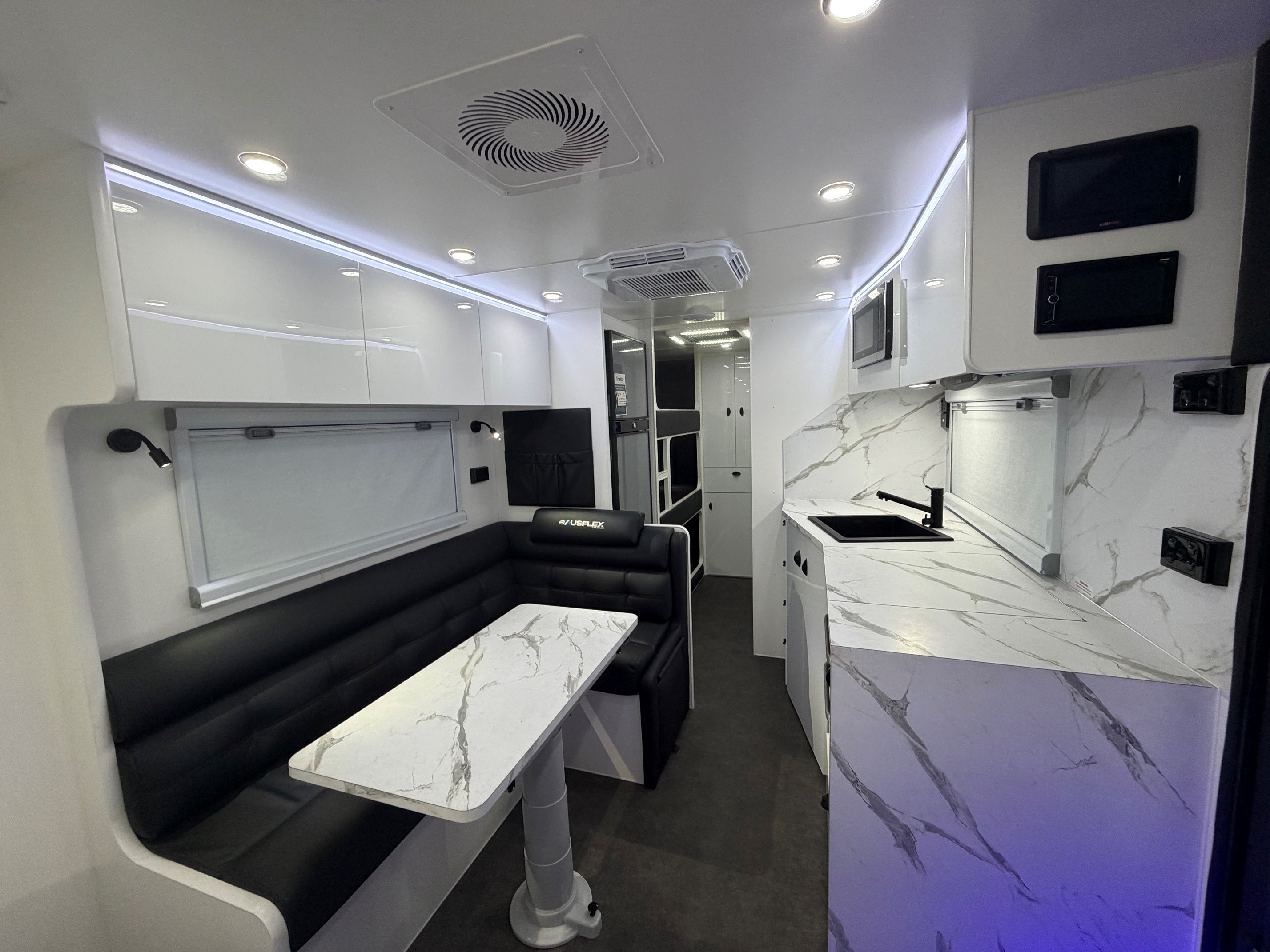 2025 Ausflex 21ft6 Offroad Triple Bunk Caravan Aluminium Frame