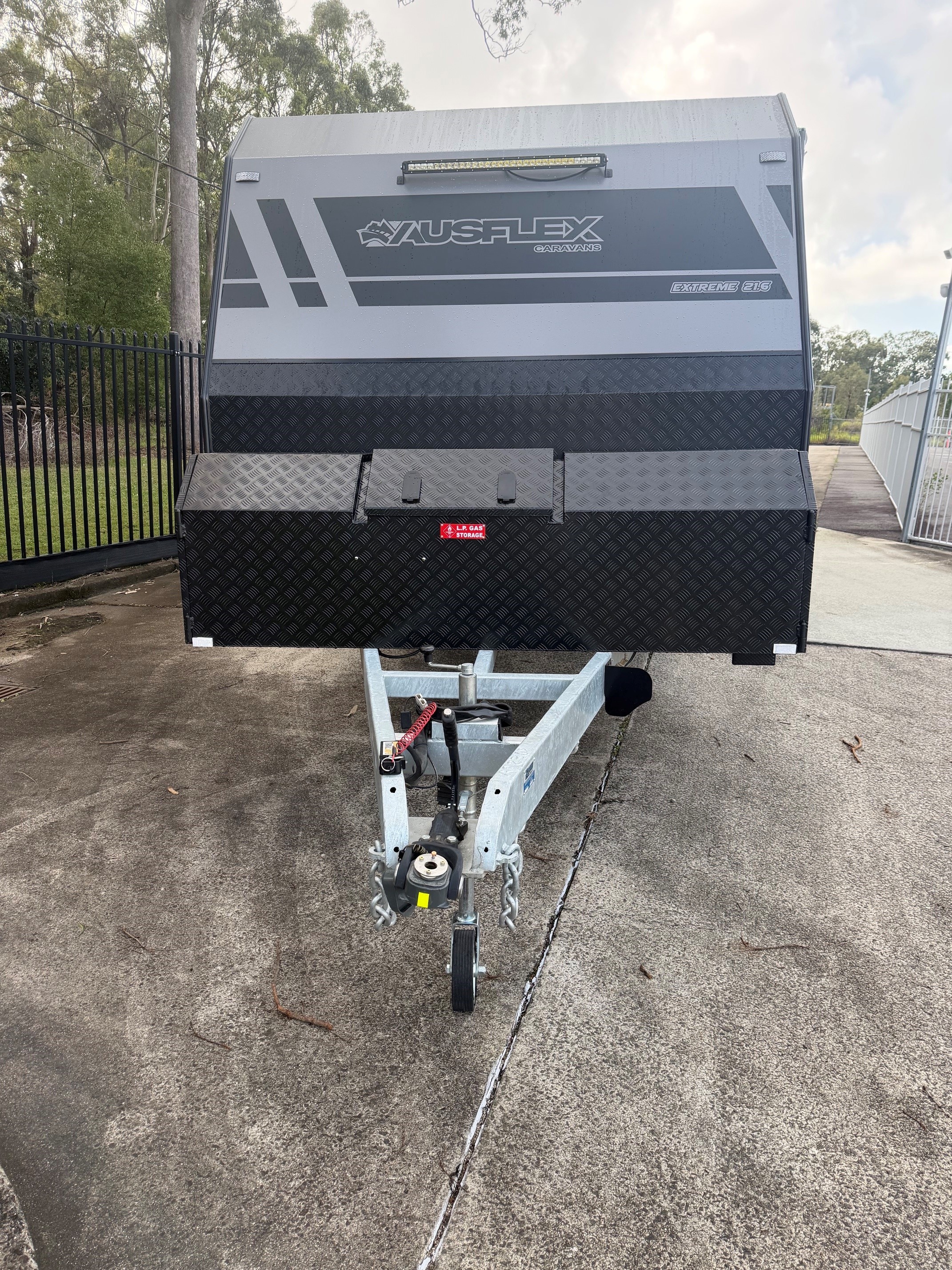 2025 Ausflex 21ft6 Offroad Triple Bunk Caravan Aluminium Frame