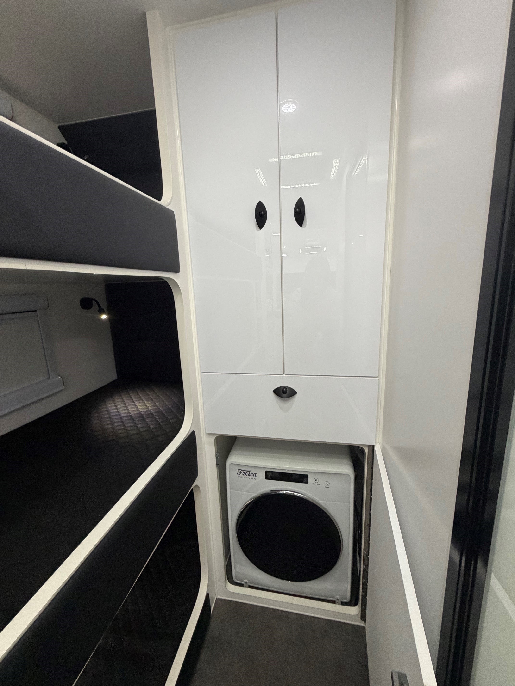2025 Ausflex 21ft6 Offroad Triple Bunk Caravan Aluminium Frame