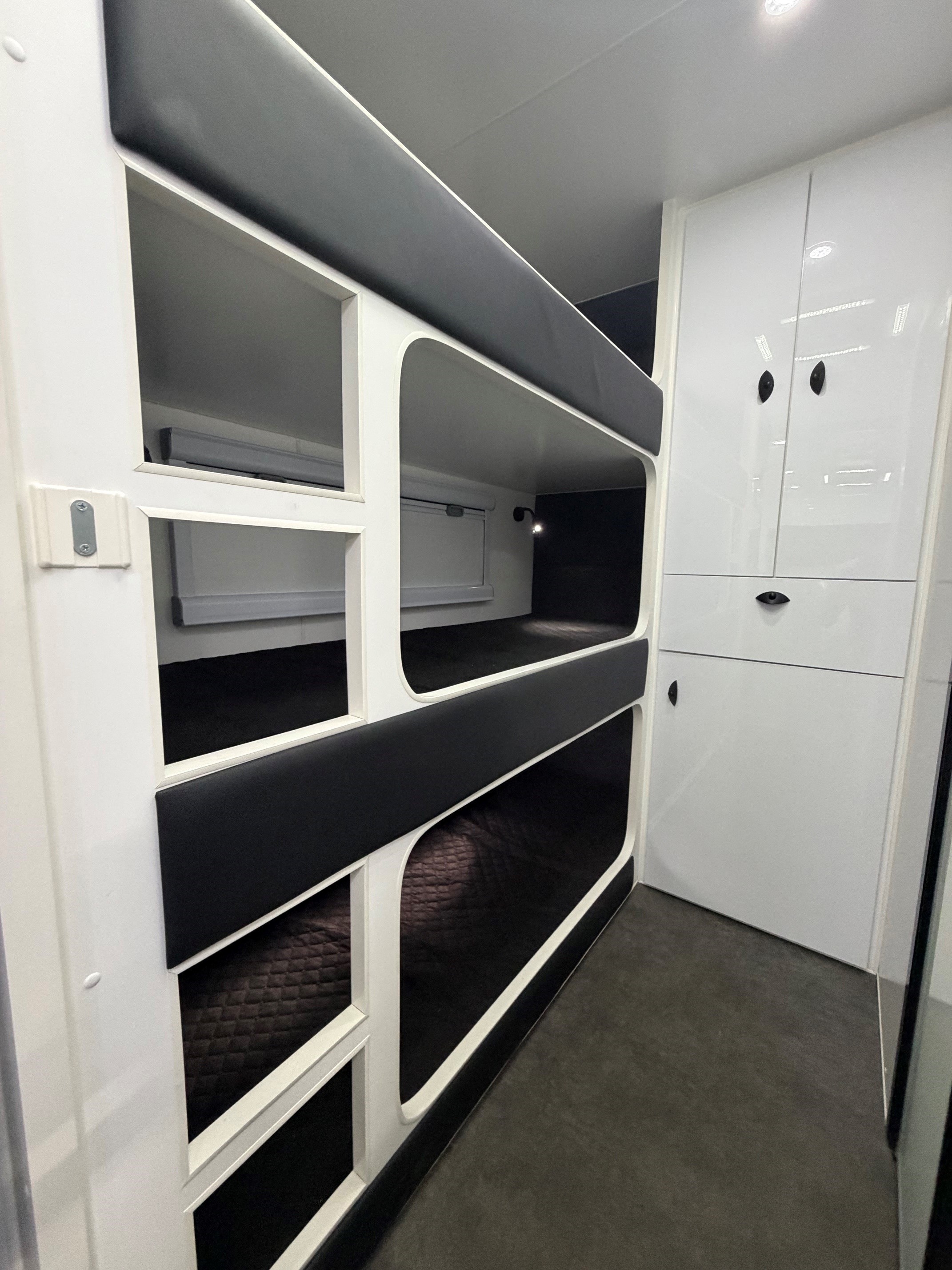 2025 Ausflex 21ft6 Offroad Triple Bunk Caravan Aluminium Frame