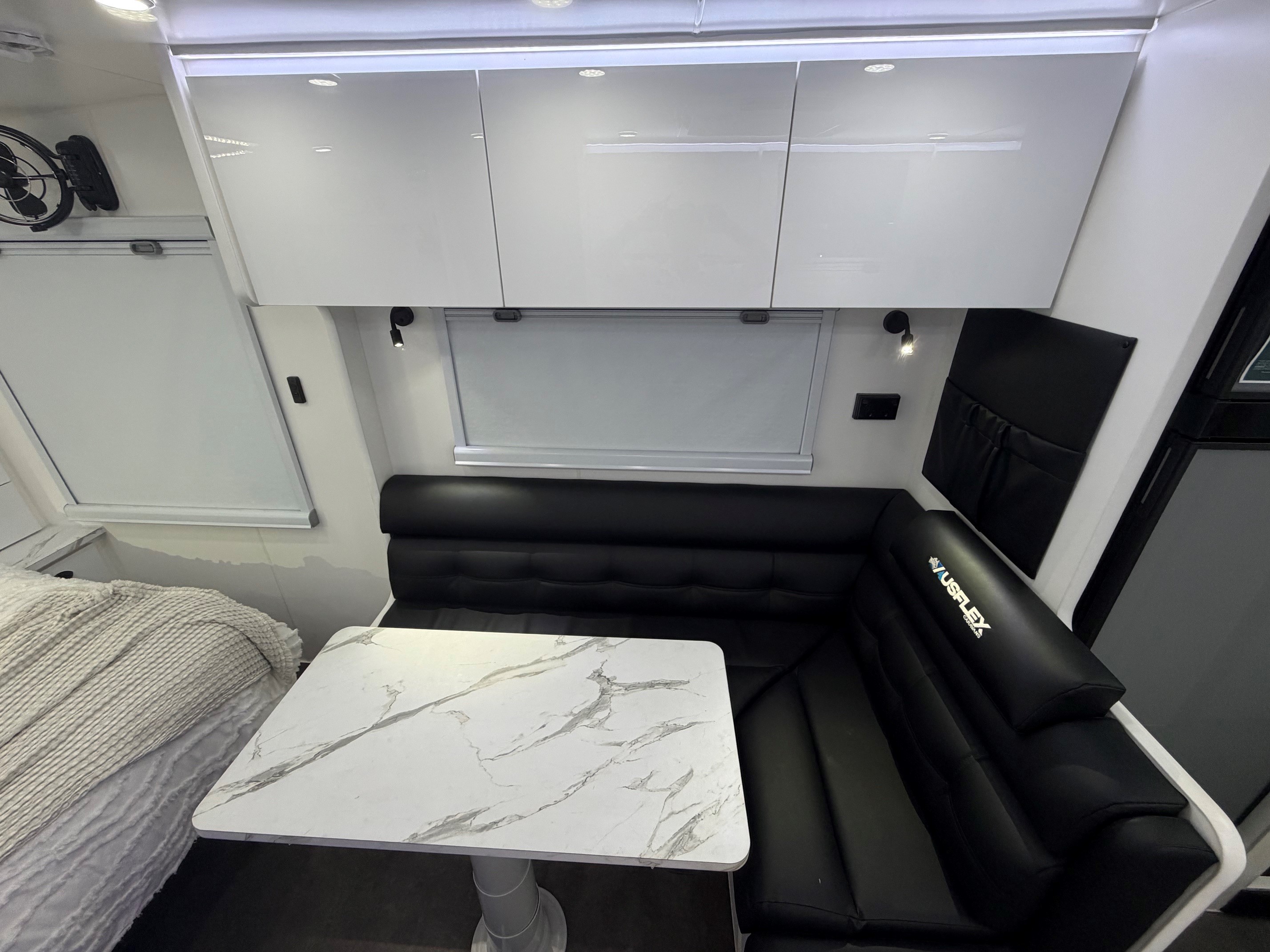 2025 Ausflex 21ft6 Offroad Triple Bunk Caravan Aluminium Frame