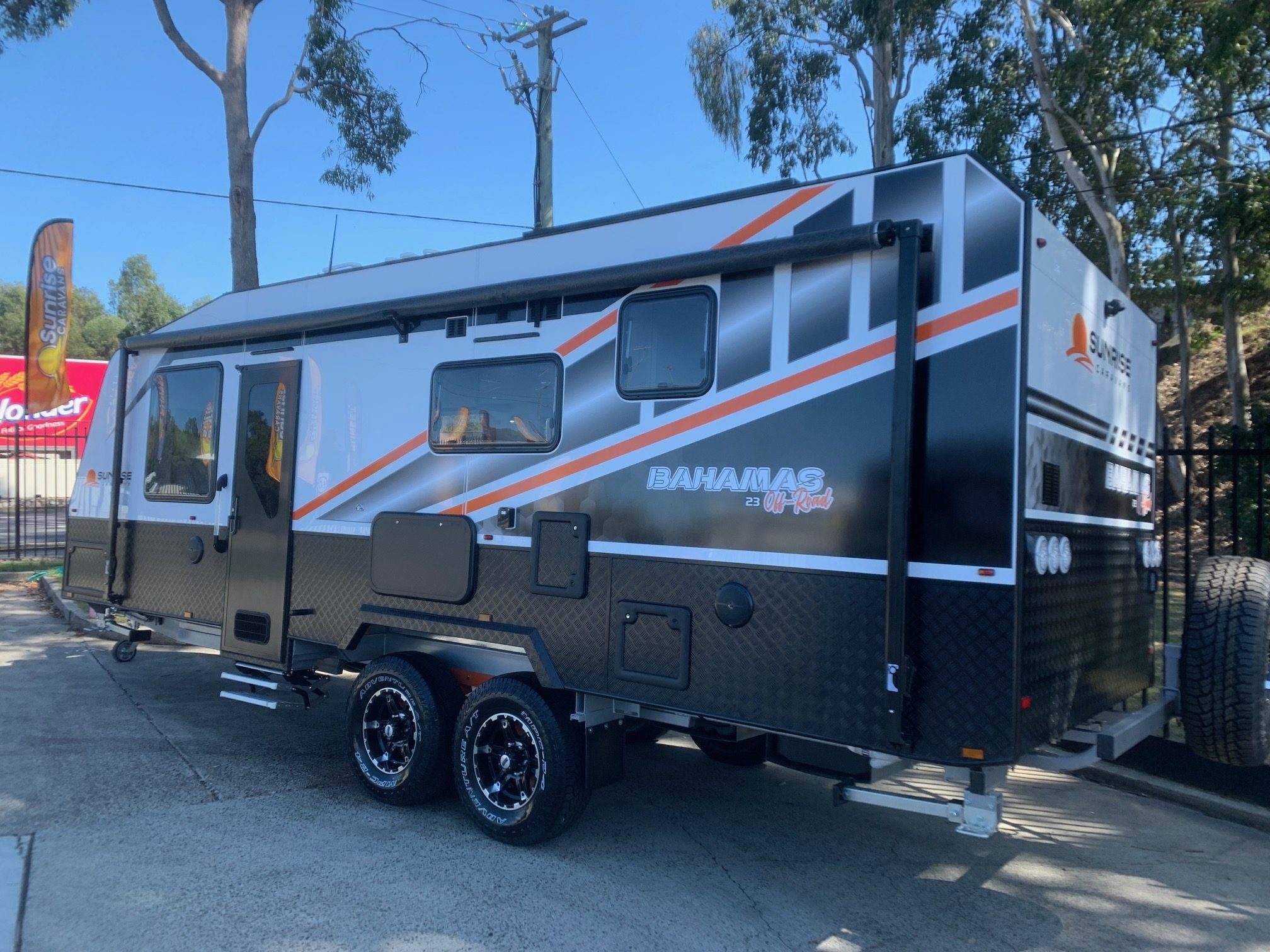 2025 23ft6 Sunrise Bahamas Aluminium Framed Larger Ensuite Off-Road Caravan