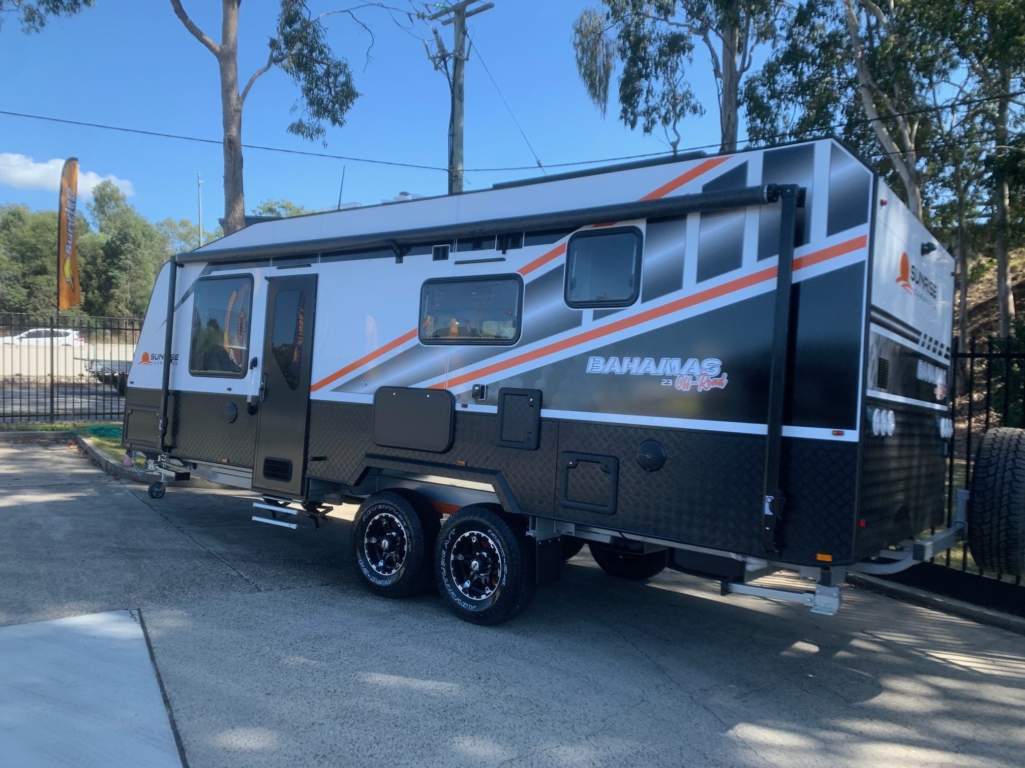 2025 23ft6 Sunrise Bahamas Aluminium Framed Larger Ensuite Off-Road Caravan