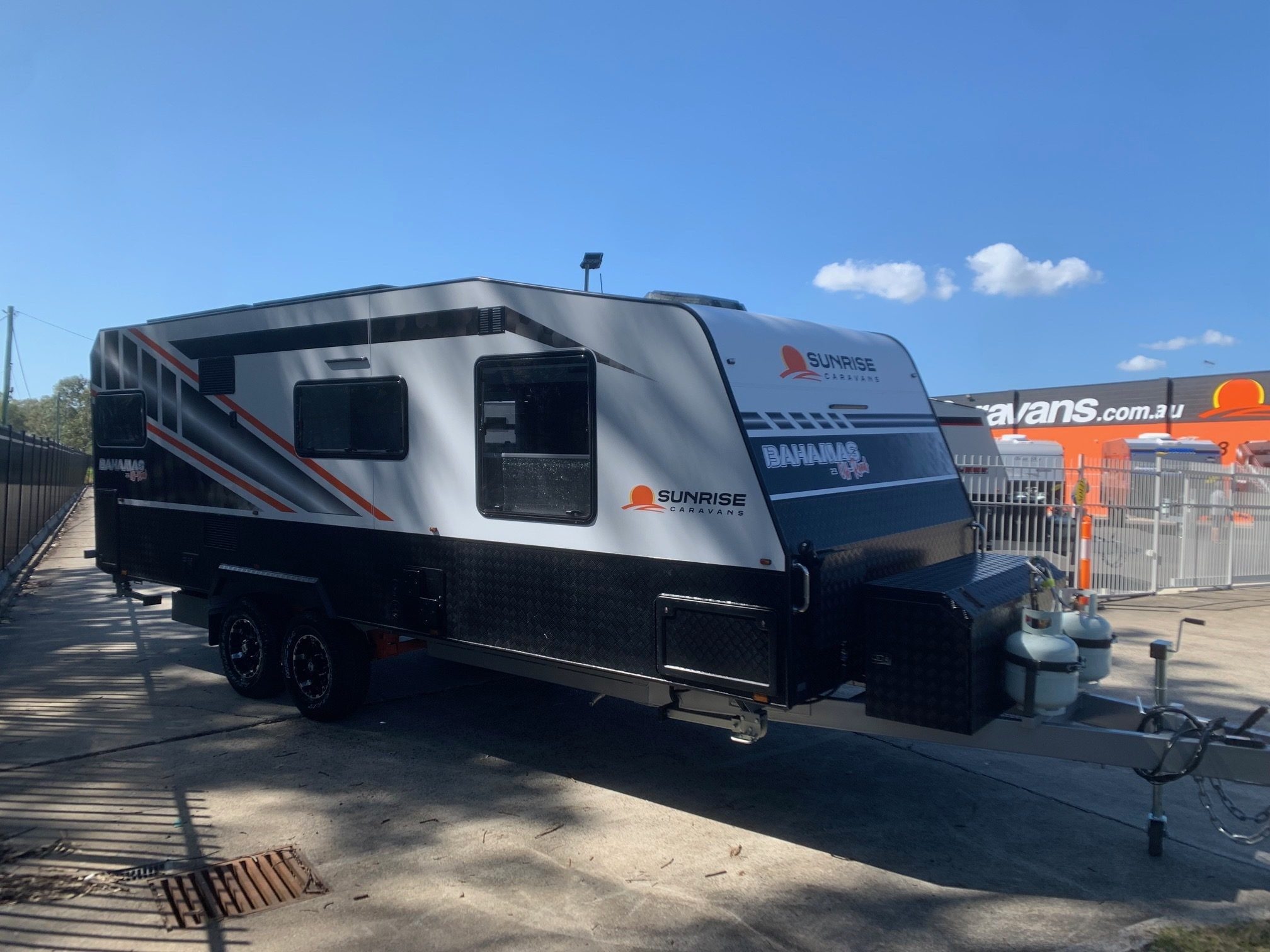 2025 23ft6 Sunrise Bahamas Aluminium Framed Larger Ensuite Off-Road Caravan