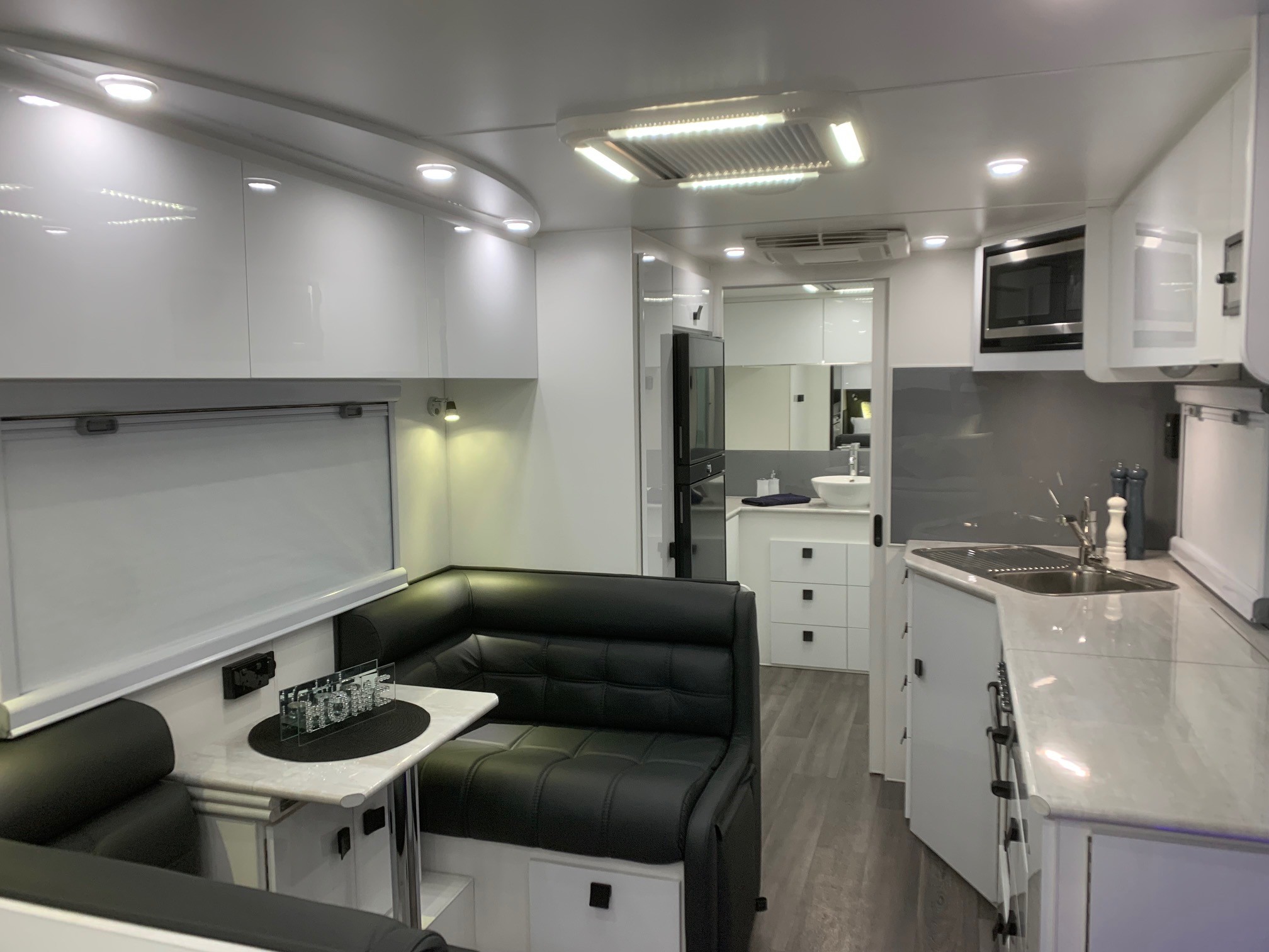 2025 23ft6 Sunrise Bahamas Aluminium Framed Larger Ensuite Off-Road Caravan