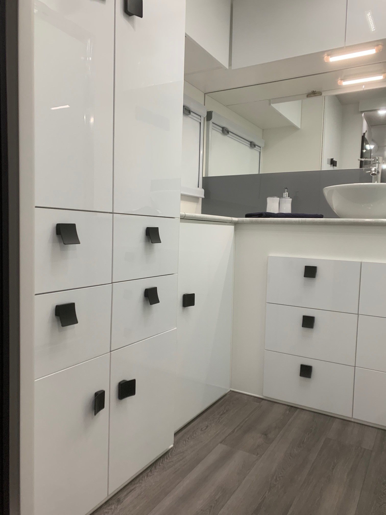 2025 23ft6 Sunrise Bahamas Aluminium Framed Larger Ensuite Off-Road Caravan